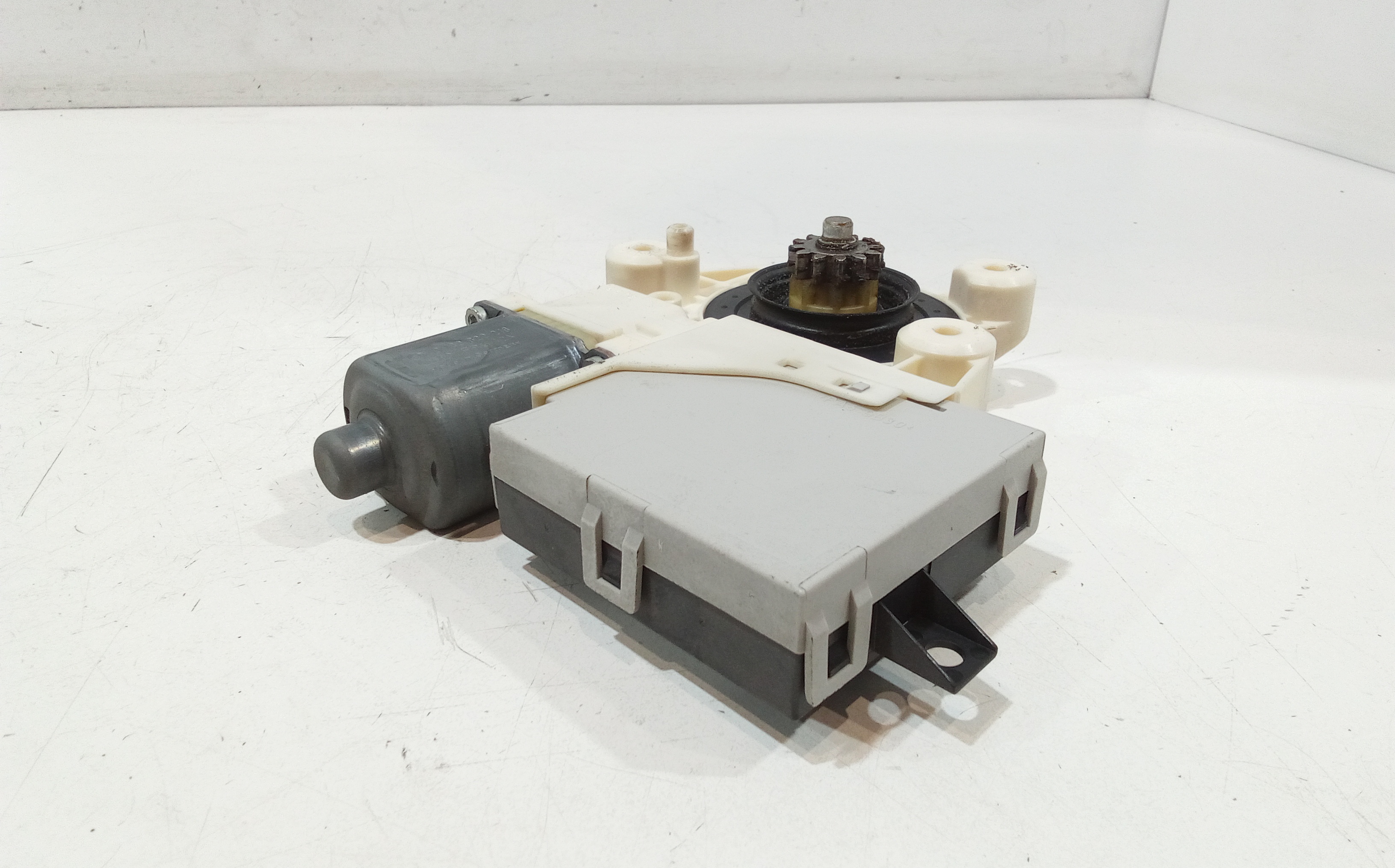 Motorino Alzavetro posteriore destra per Ford Focus Berlina 4 Serie (2008 - 2011)