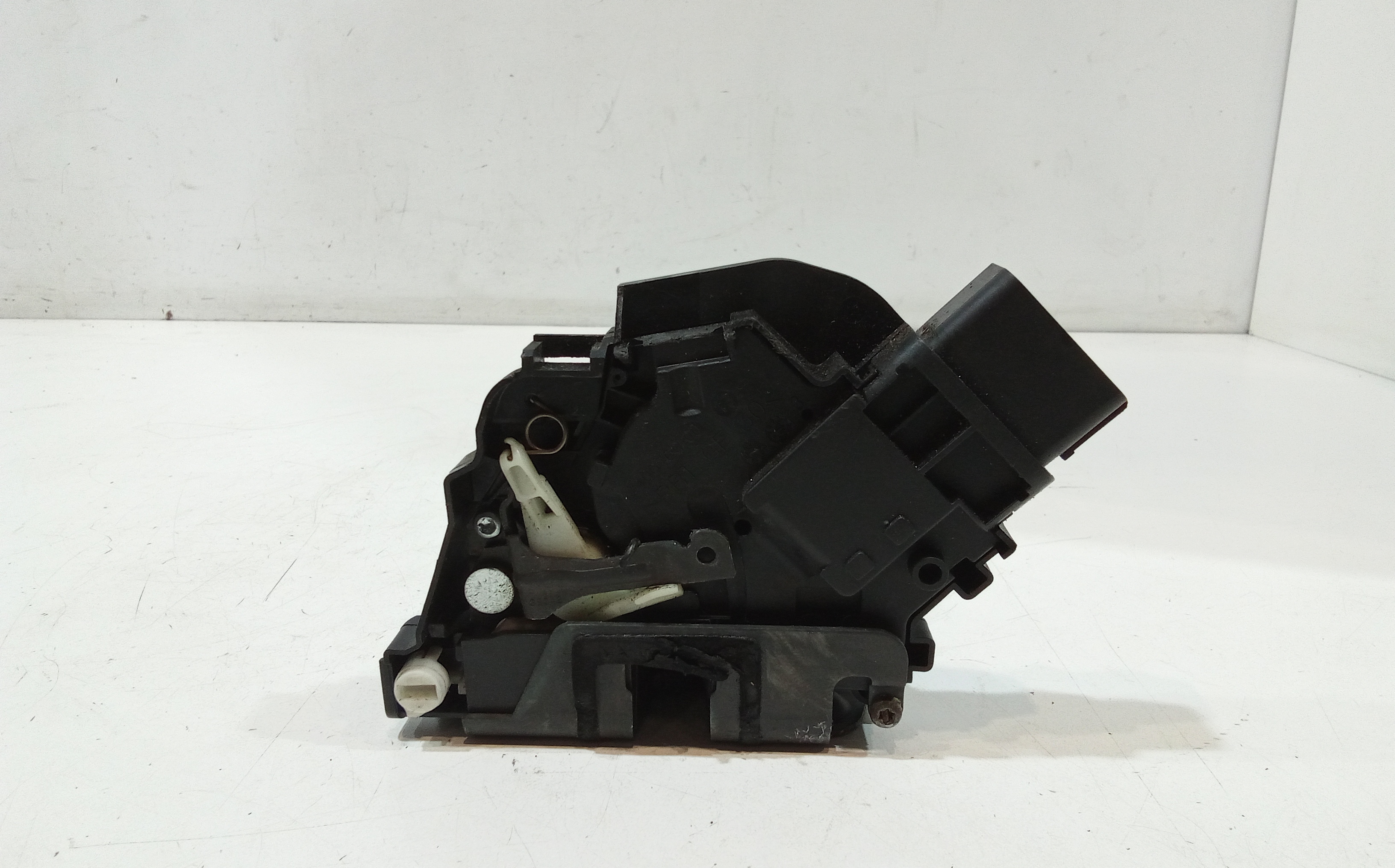 Serratura Posteriore Sinistra per Ford Focus Berlina 4 Serie (2008 - 2011)