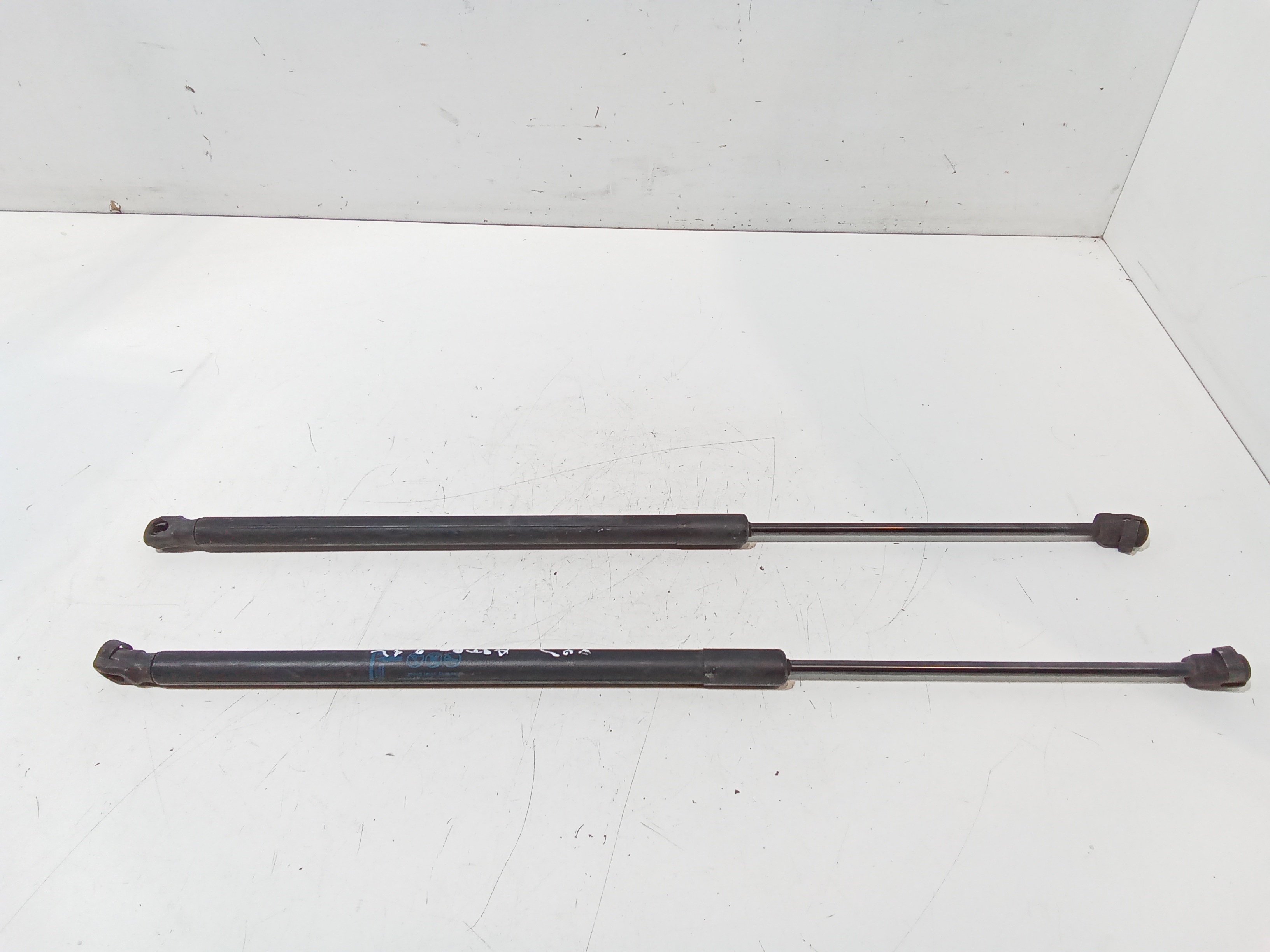 Pistoncini cofano Post. per Opel Astra J 2 Serie (2011 - In produzione)