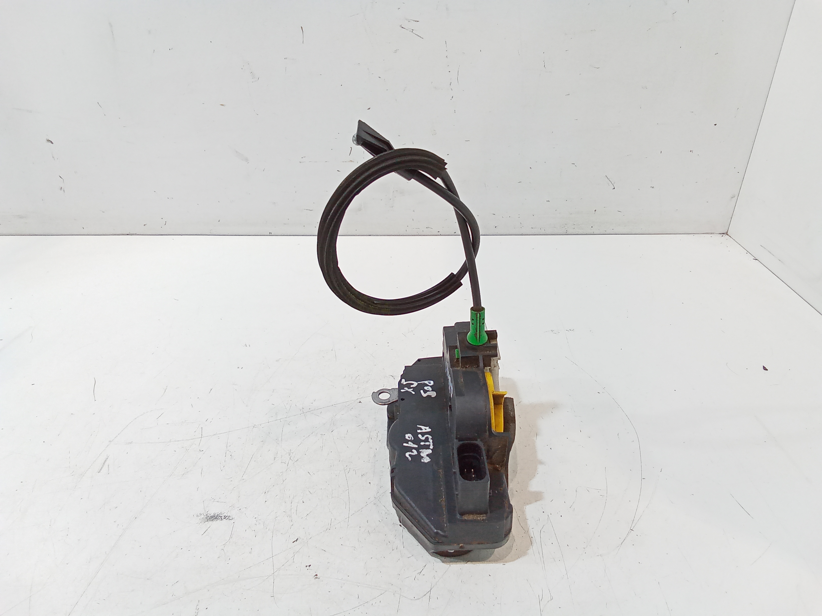 Serratura Anteriore Sinistra per Opel Astra J 2 Serie (2011 - In produzione)