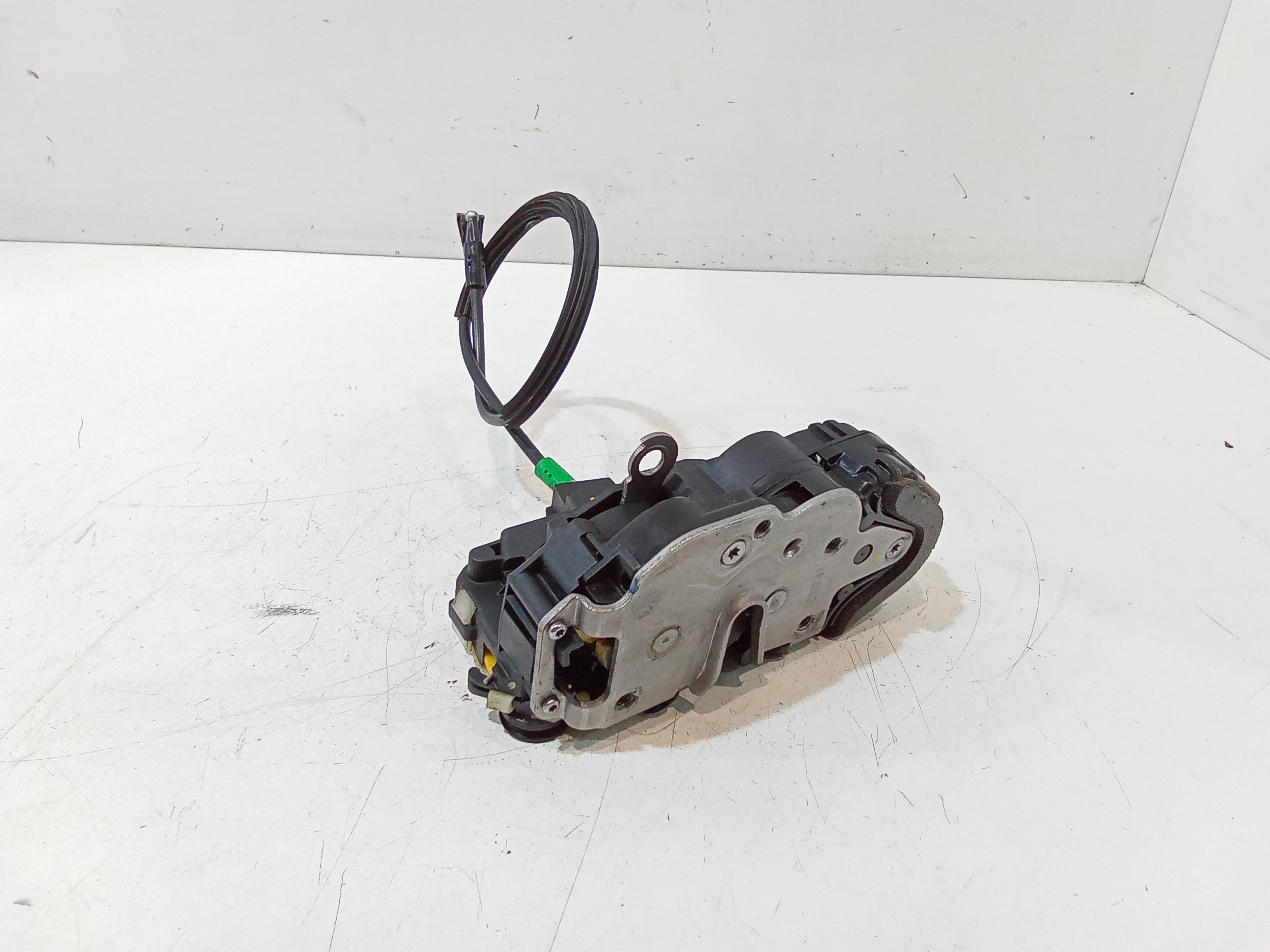 Serratura Anteriore Sinistra per Opel Astra J 2 Serie (2011 - In produzione)