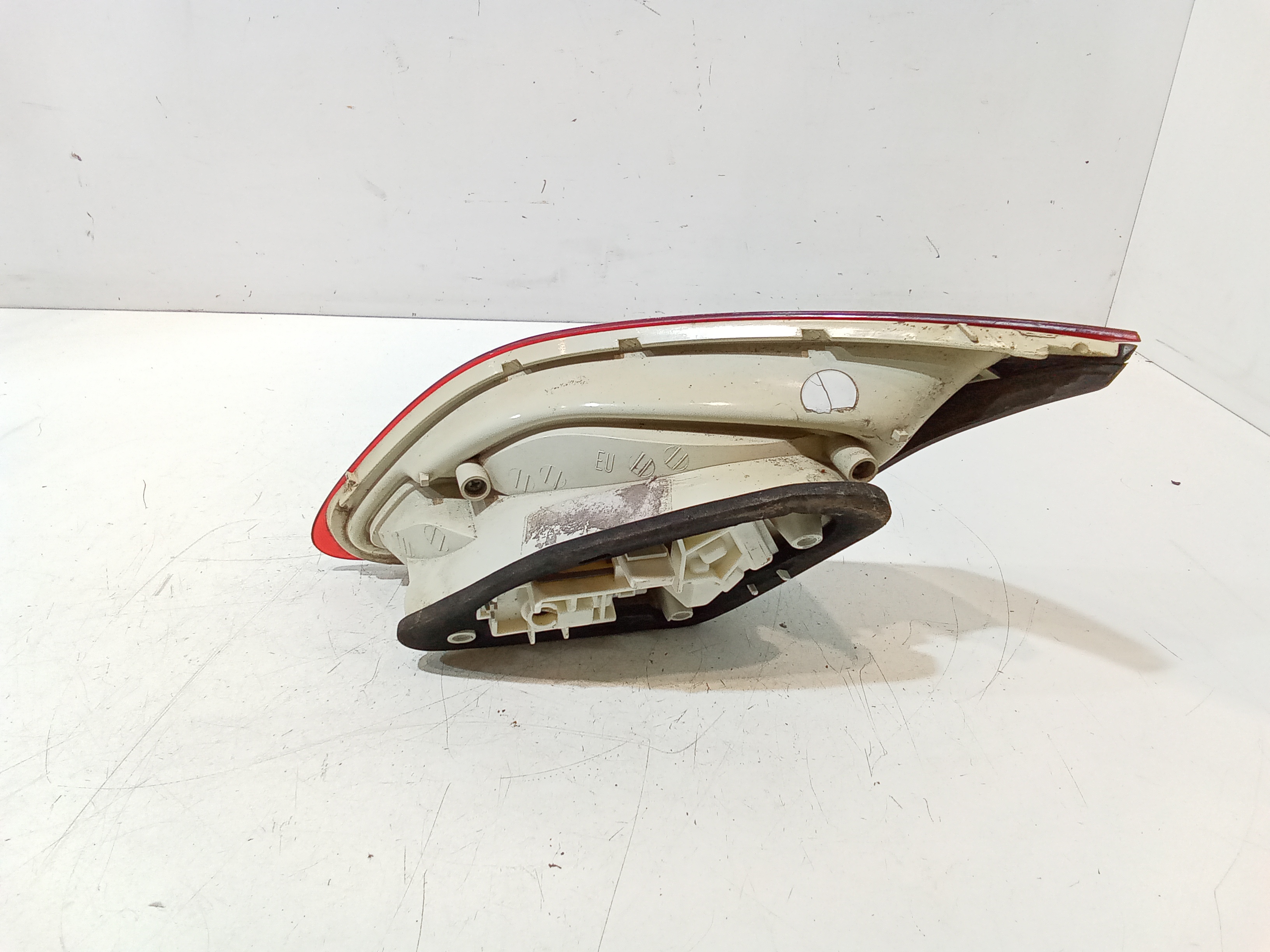 Stop Posteriore Sinistro Integrato nel Portello per Opel Astra J 2 Serie (2011 - In produzione)