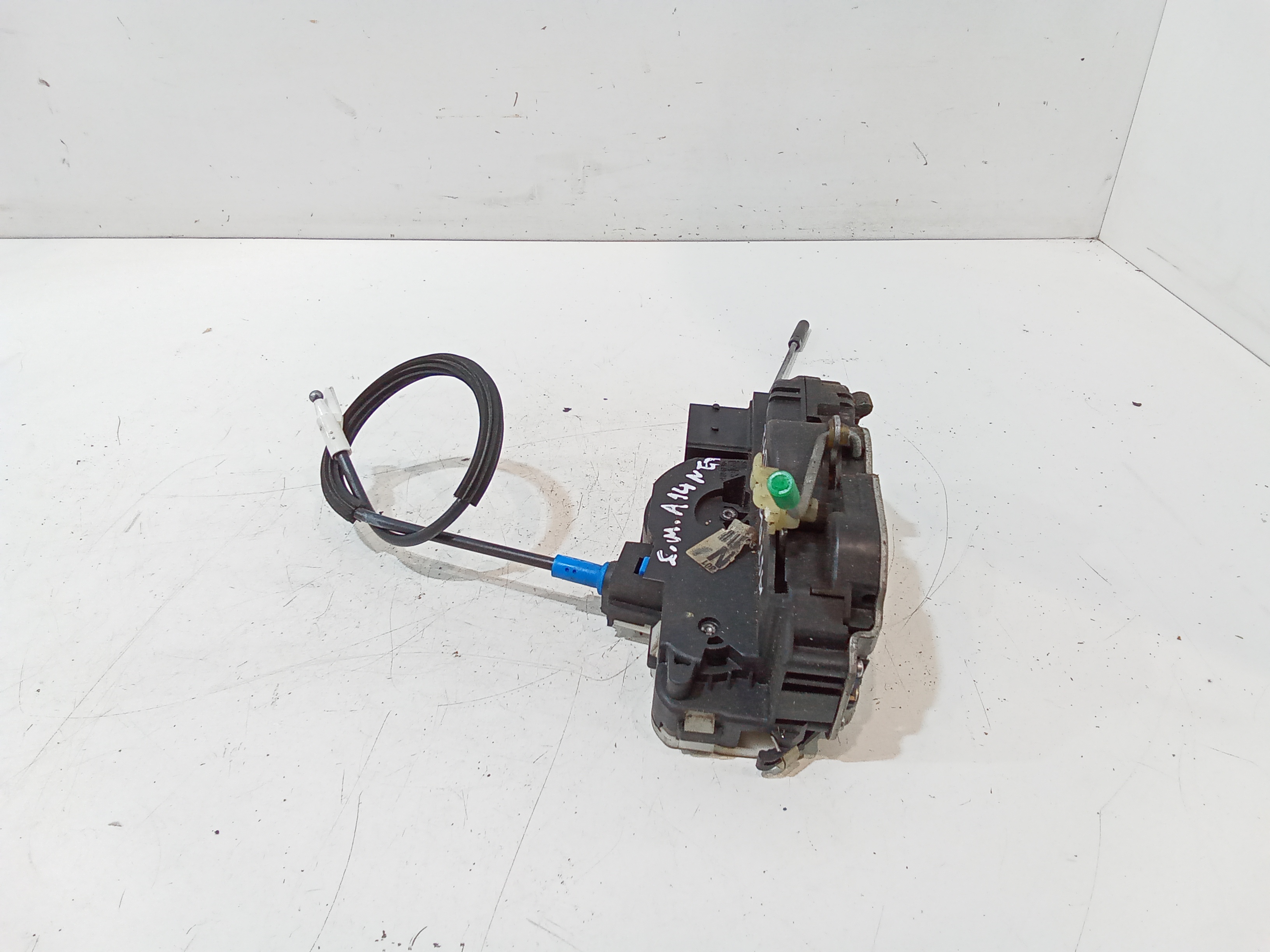 Serratura Anteriore Sinistra per Opel Astra J 2 Serie (2011 - In produzione)