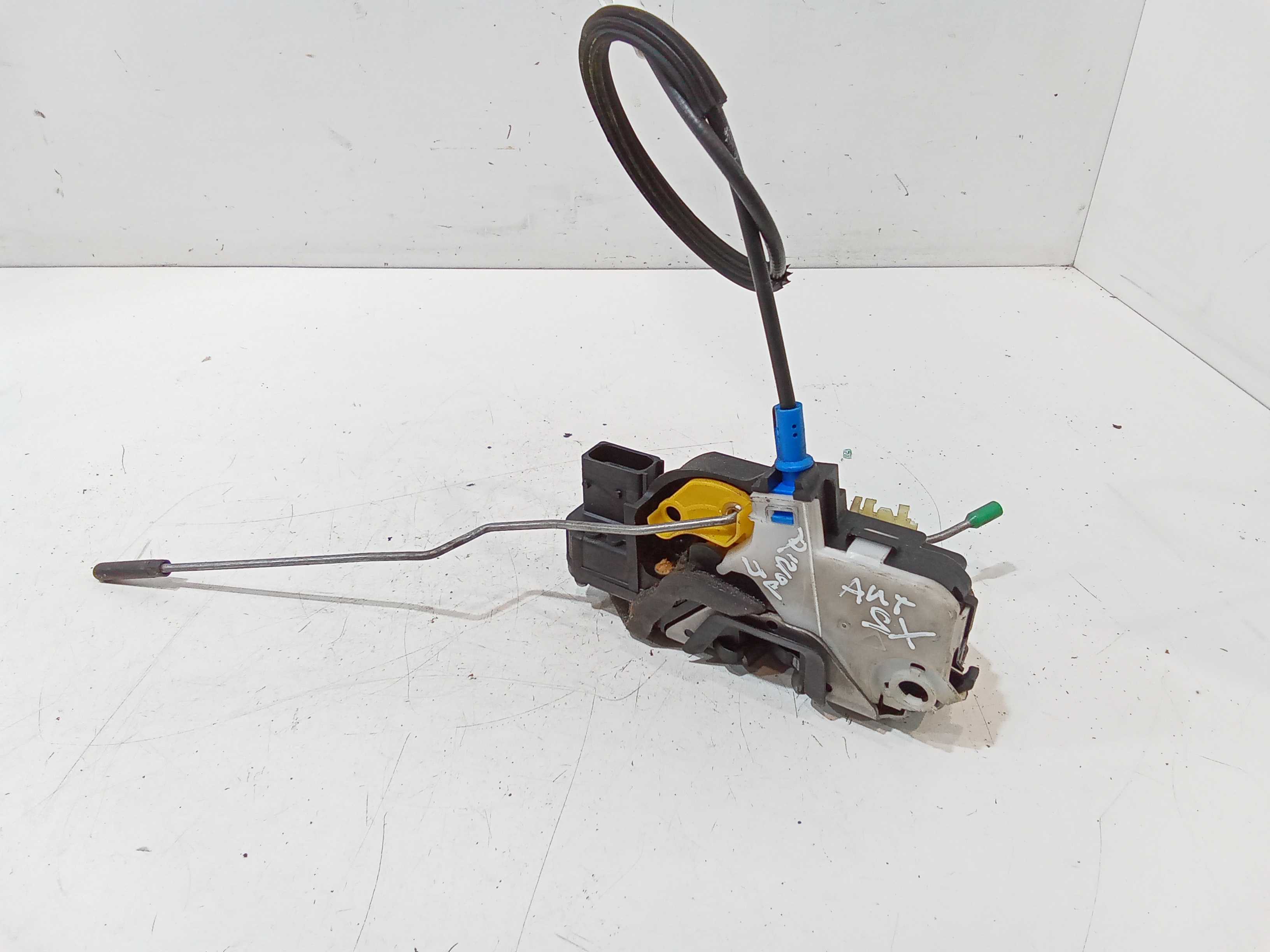 Serratura Anteriore Sinistra per Opel Astra J 2 Serie (2011 - In produzione)