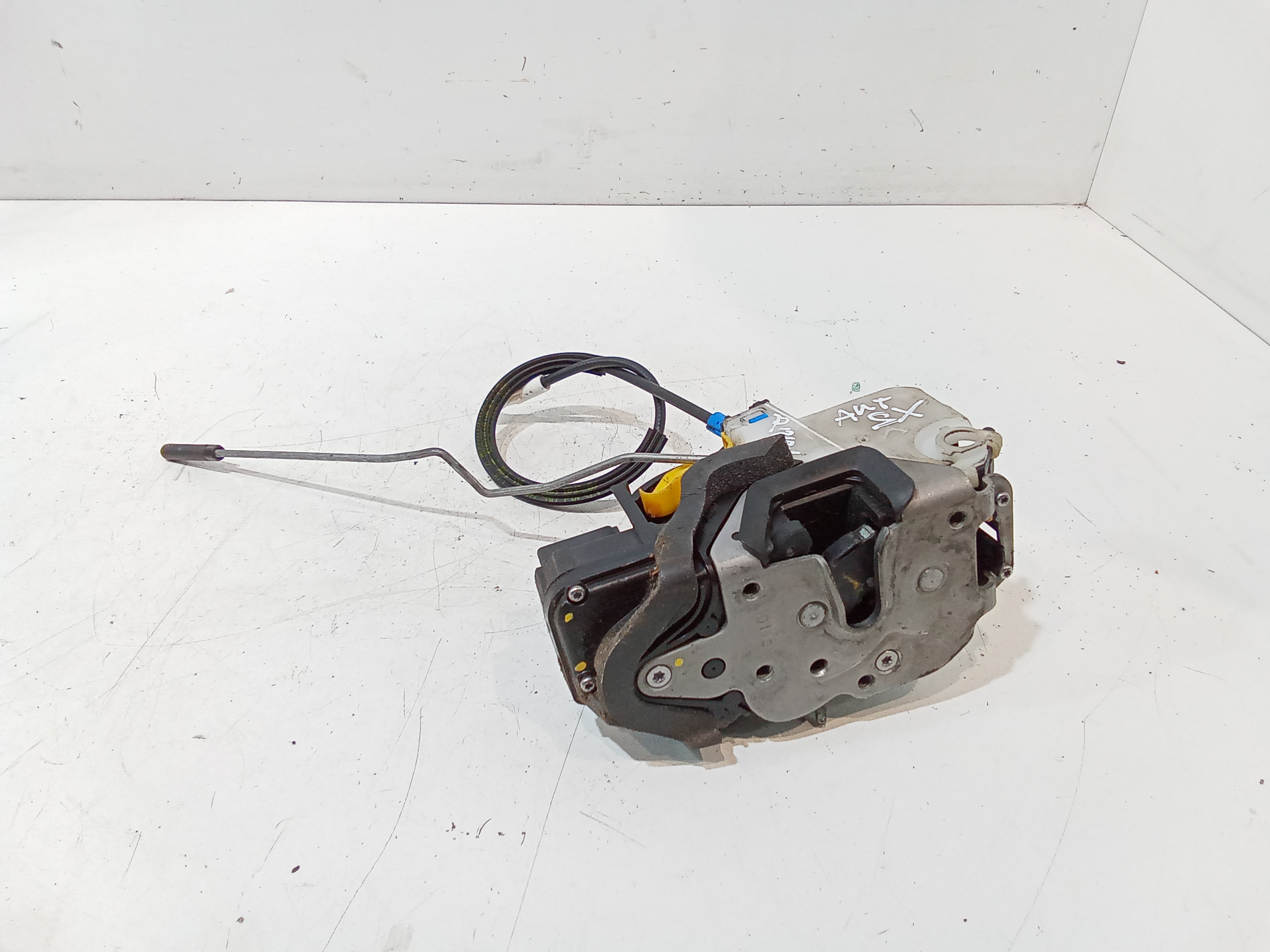 Serratura Anteriore Sinistra per Opel Astra J 2 Serie (2011 - In produzione)