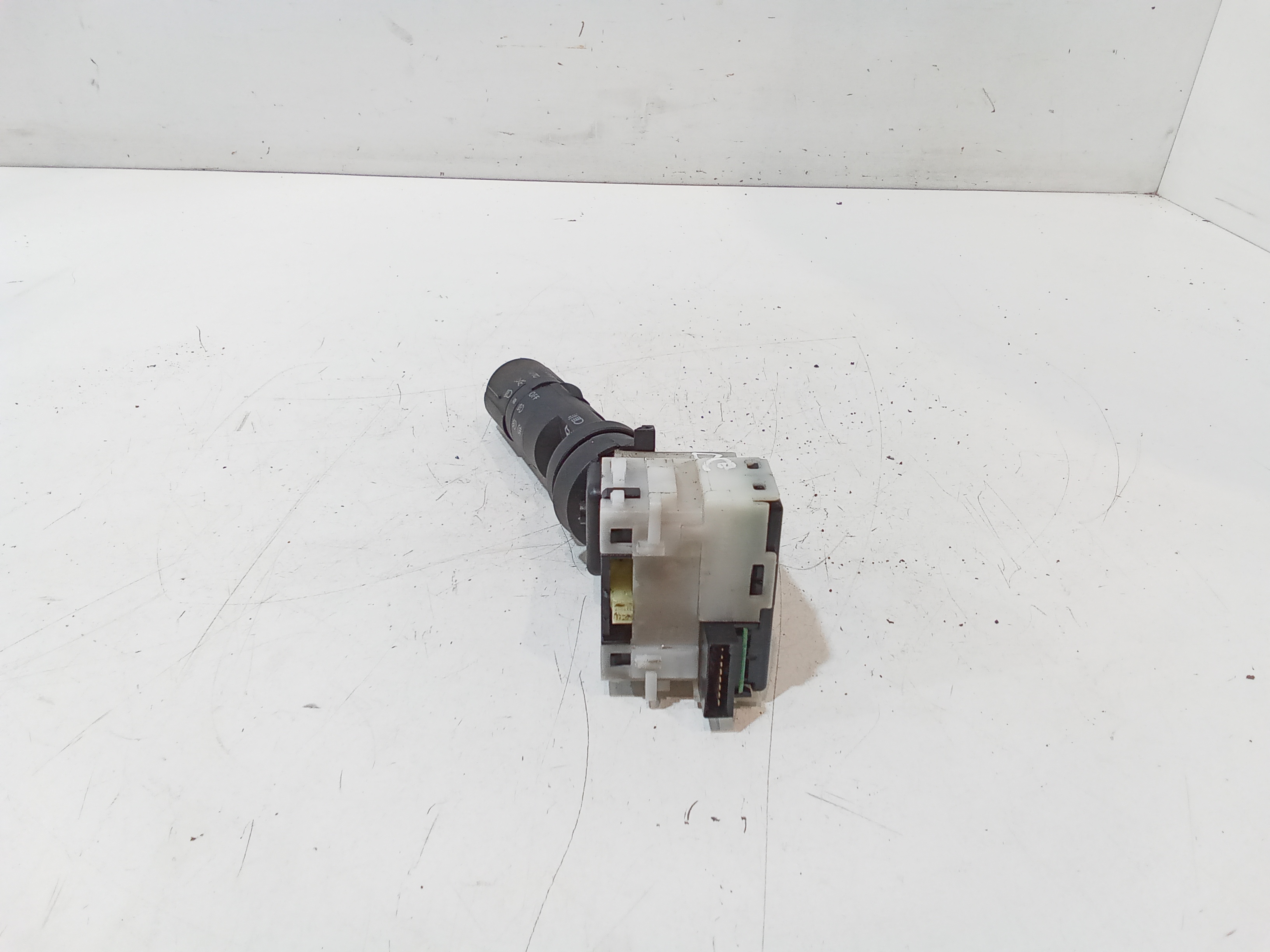 Devioluci sinistro per Nissan Qashqai 2 Serie (2010 - 2013)