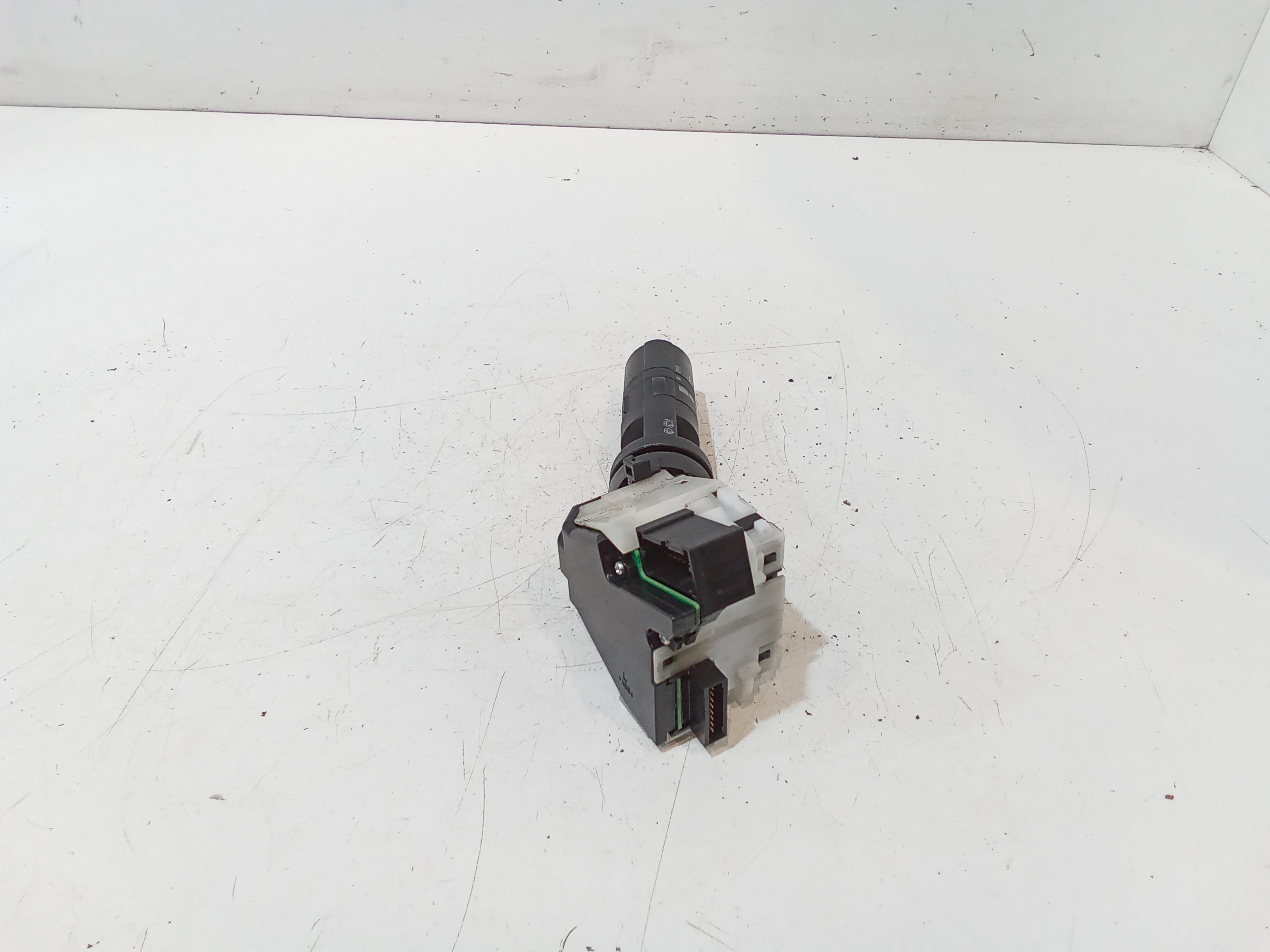 Devioluci destro per Nissan Qashqai 2 Serie (2010 - 2013)