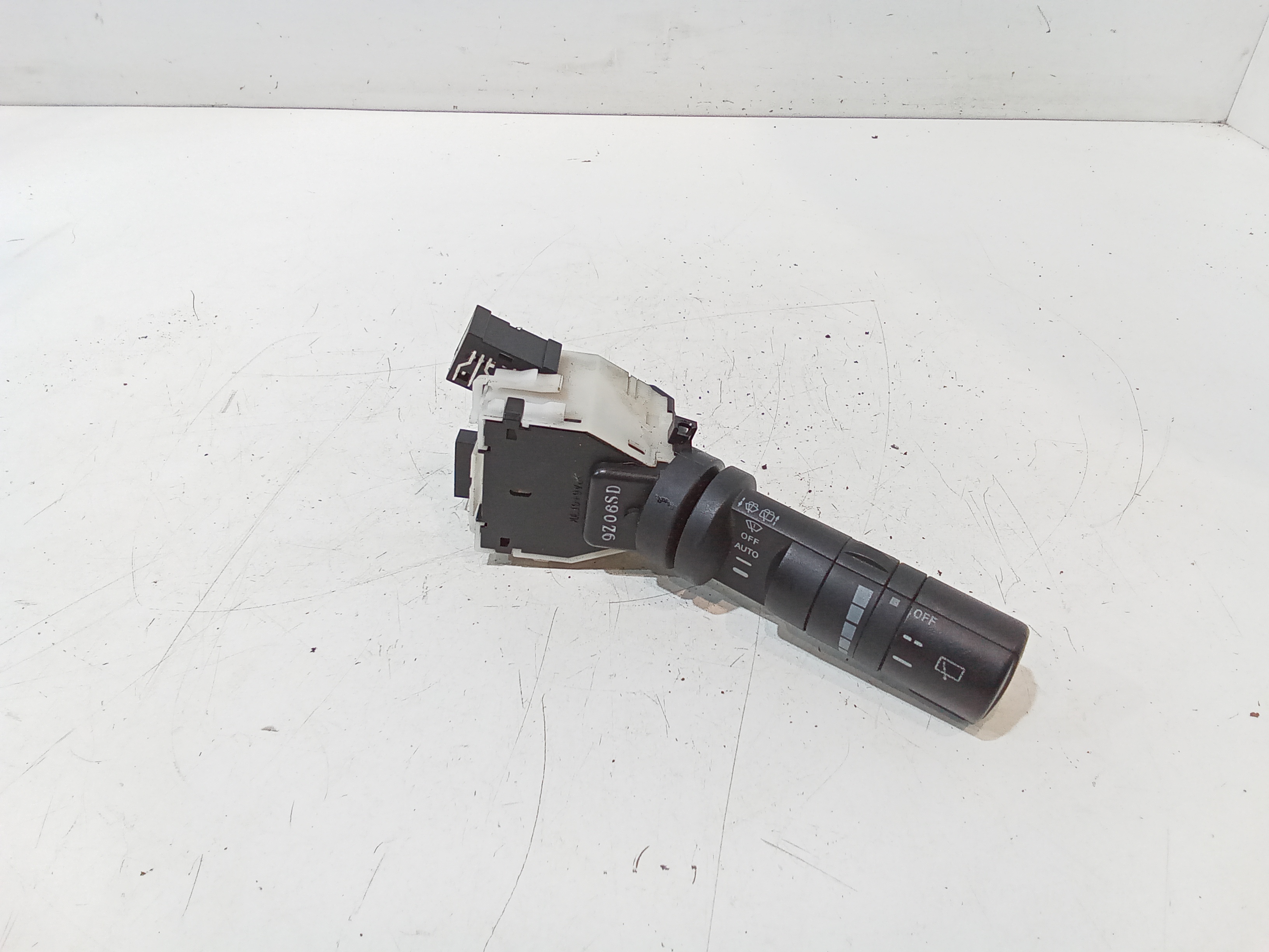 Devioluci destro per Nissan Qashqai 2 Serie (2010 - 2013)