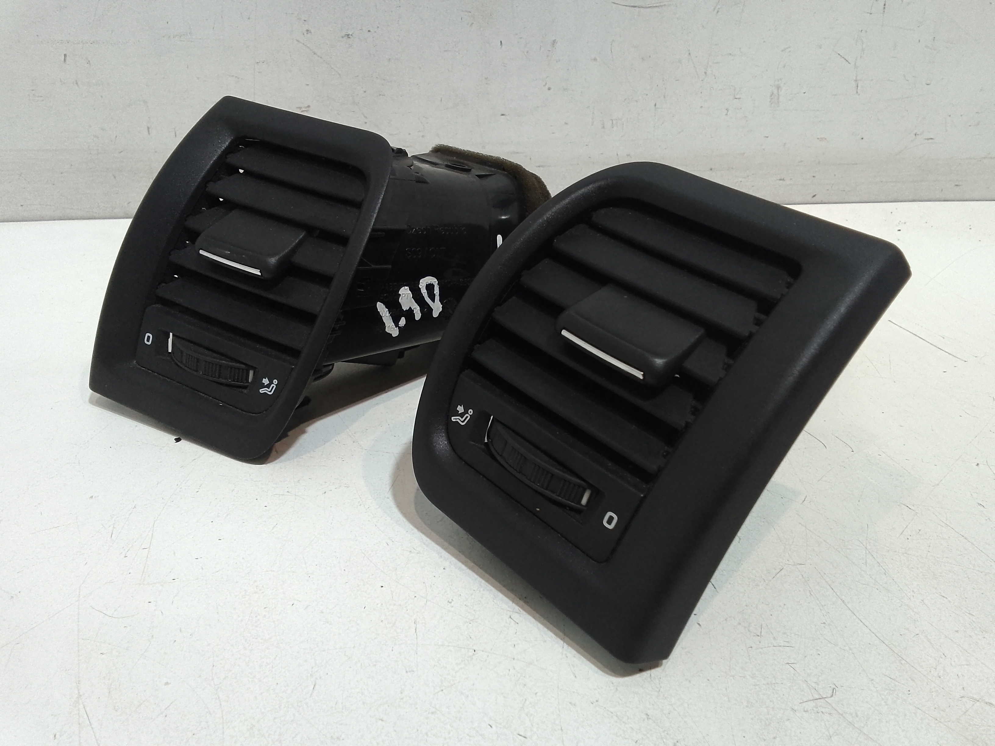 Bocchette aria cruscotto DX e SX per Skoda Fabia Berlina 2 Serie (2007 - 2014)