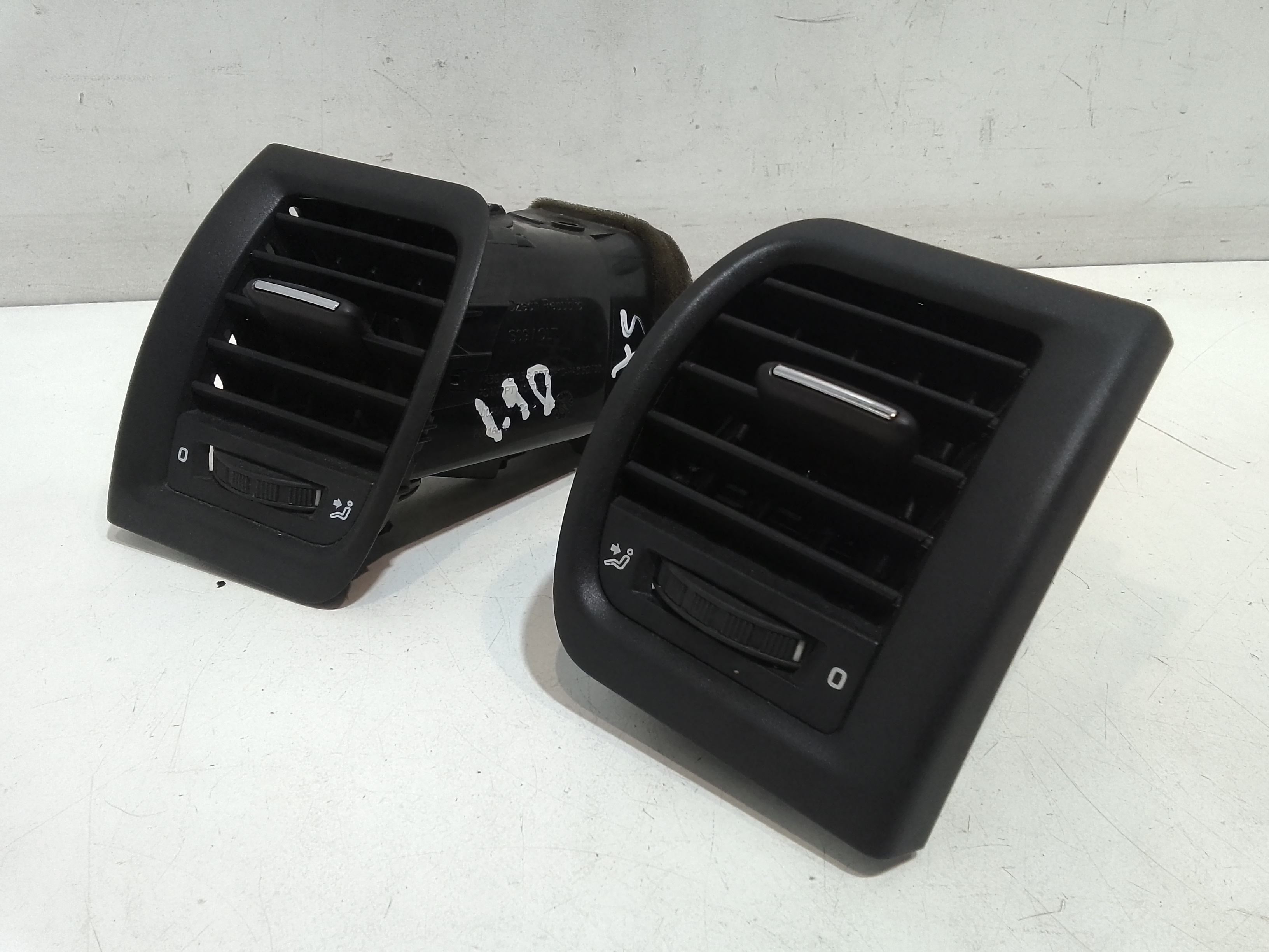 Bocchette aria cruscotto DX e SX per Skoda Fabia Berlina 2 Serie (2007 - 2014)