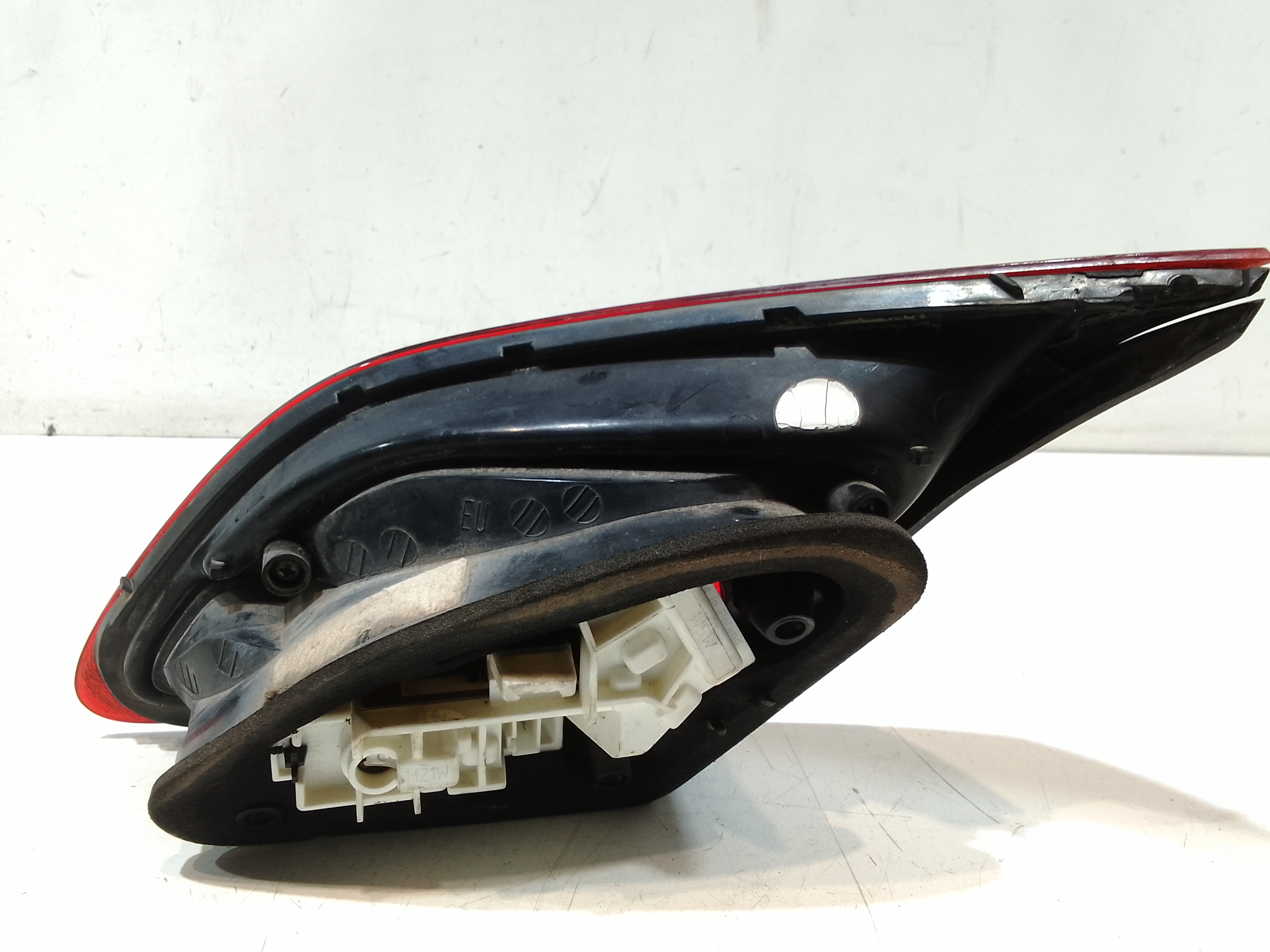 Stop Posteriore Sinistro Integrato nel Portello per Opel Astra J (2009 - In produzione)