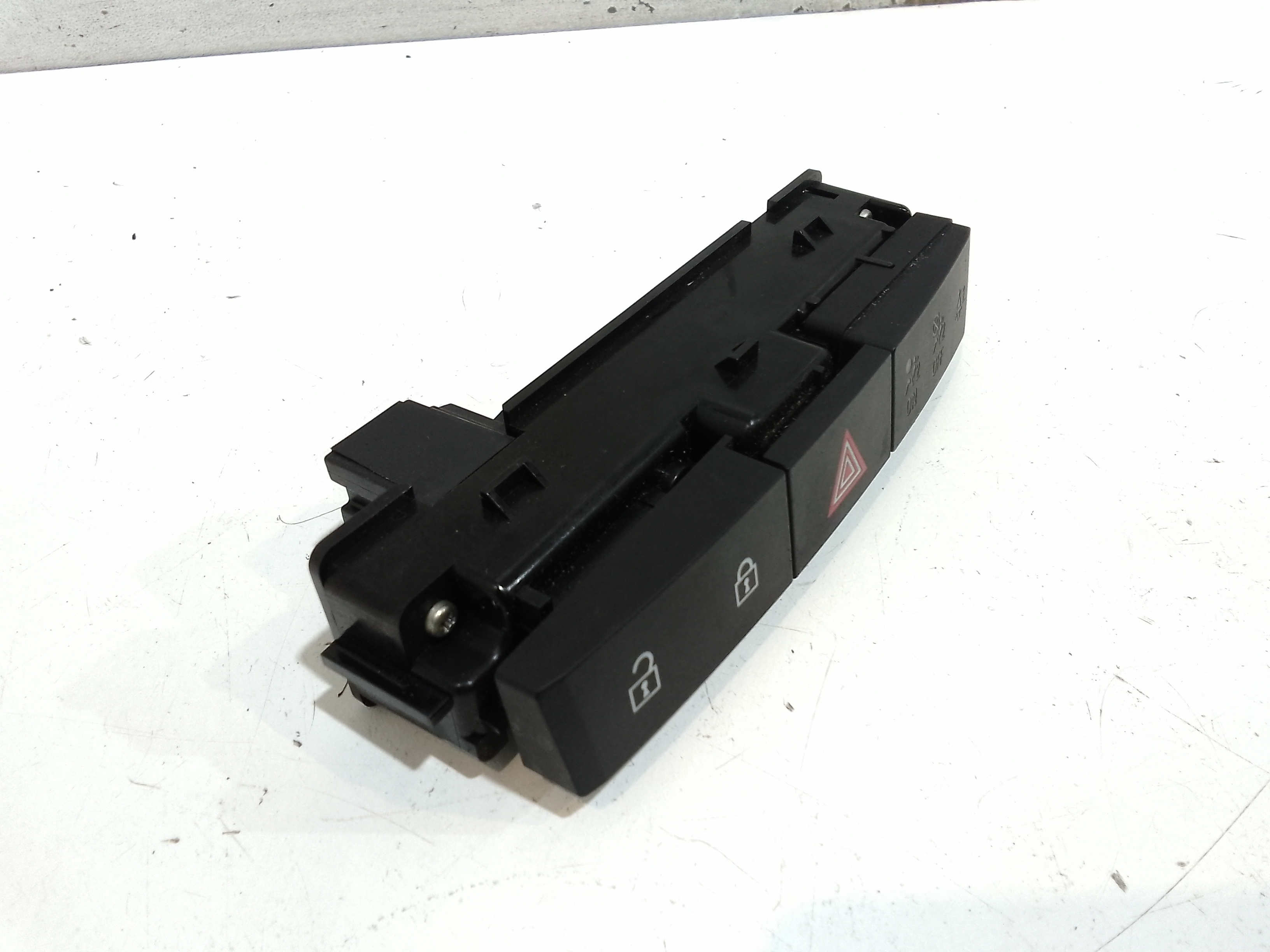 Pulsante luci di emergenza per Opel Astra J 2 Serie (2011 - In produzione)