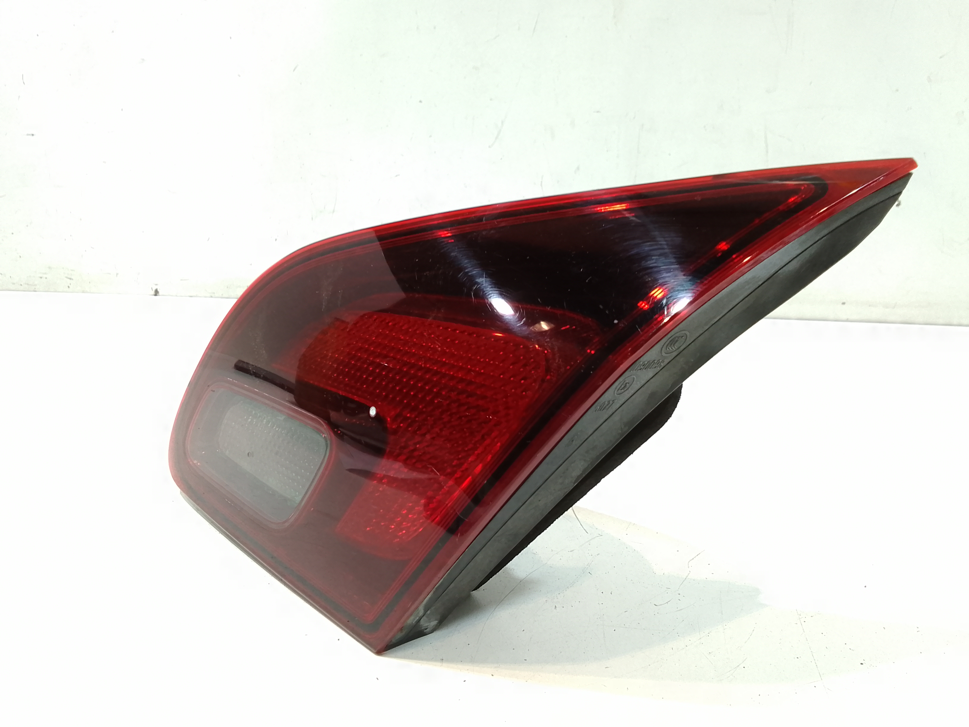 Stop Posteriore Destro Integrato nel Portello per Opel Astra J (2009 - In produzione)