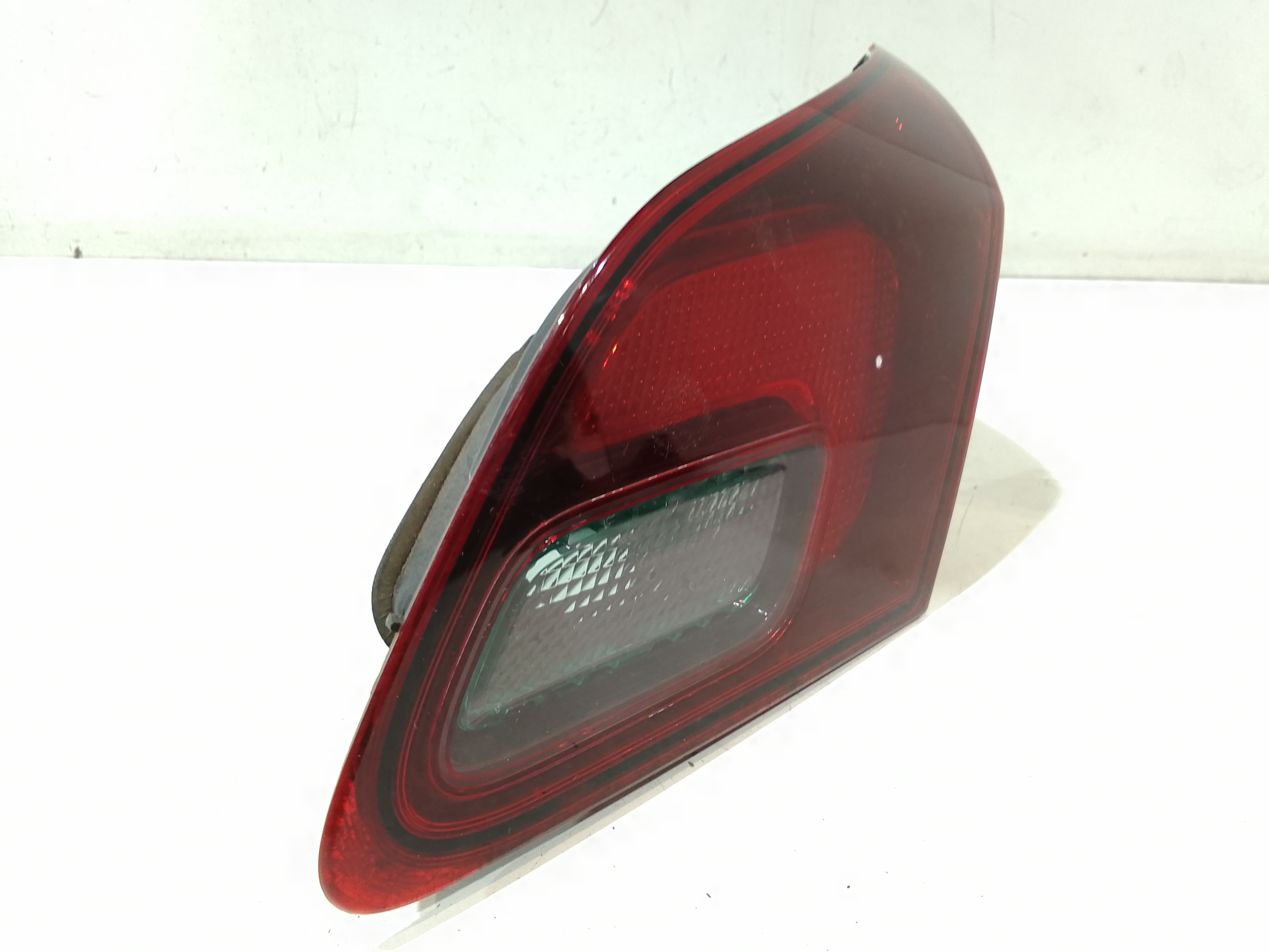 Stop Posteriore Destro Integrato nel Portello per Opel Astra J (2009 - In produzione)