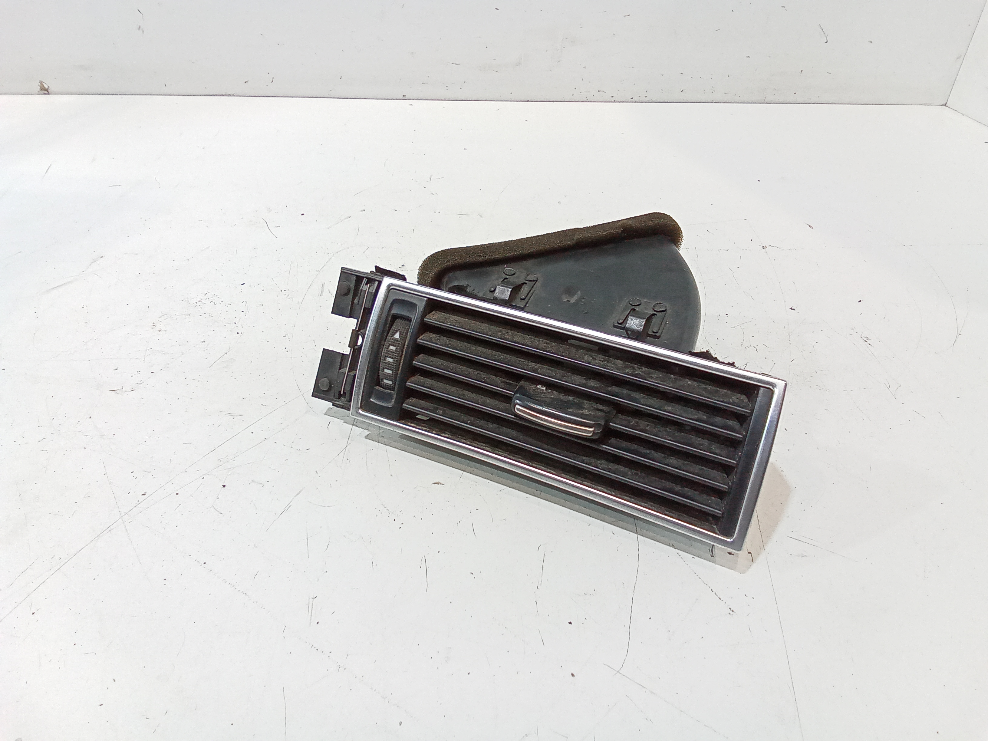 Bocchetta aria cruscotto lato passeggero per Audi A6 Avant Serie C6 (4f5) (04>12) (2004 - 2012)