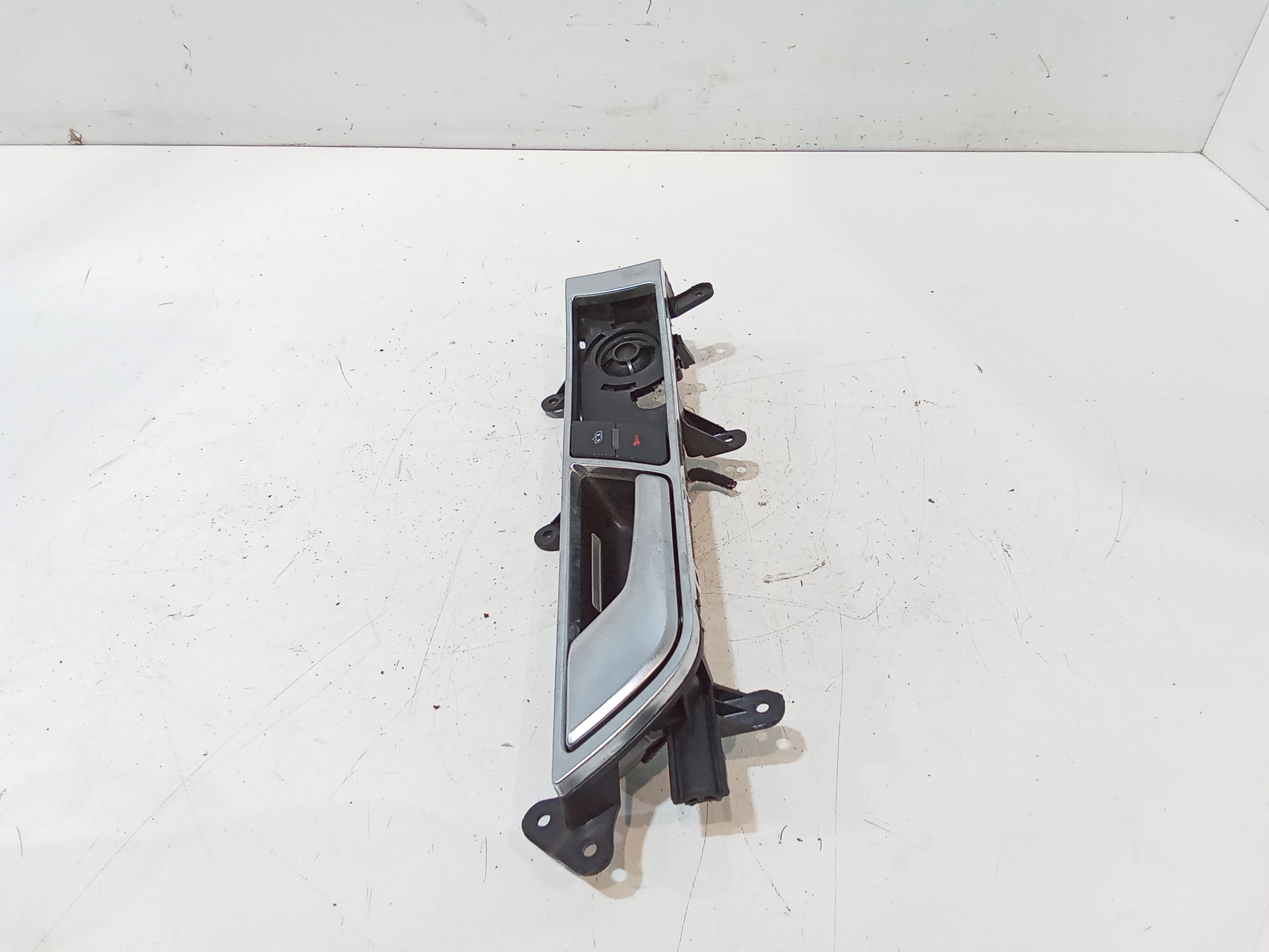 Maniglia interna anteriore Sinistra per Audi A6 Avant Serie C6 (4f5) (04>12) (2004 - 2012)