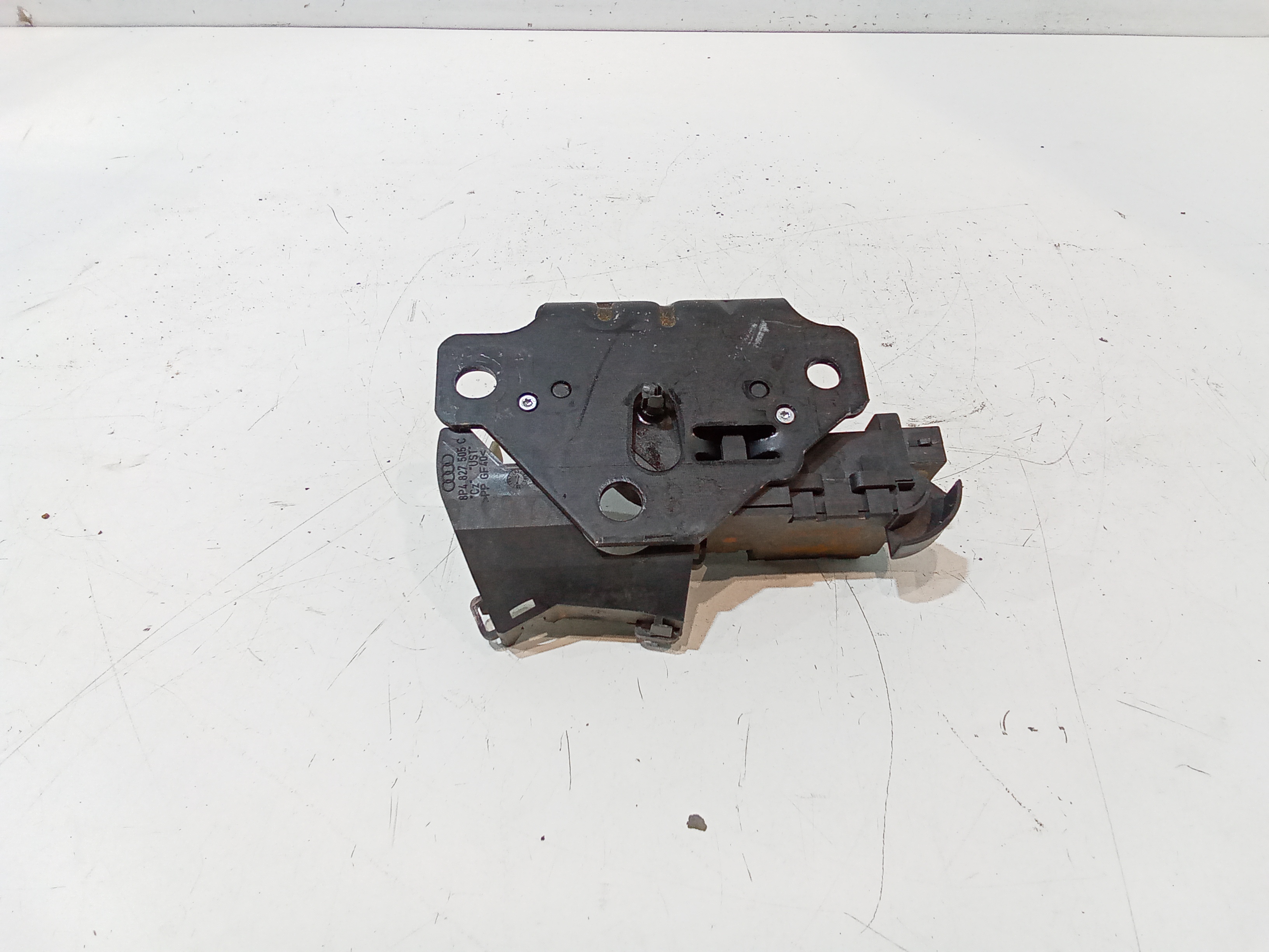 Serratura Cofano Posteriore per Audi A6 Avant Serie C6 (4f5) (04>12) (2004 - 2012)