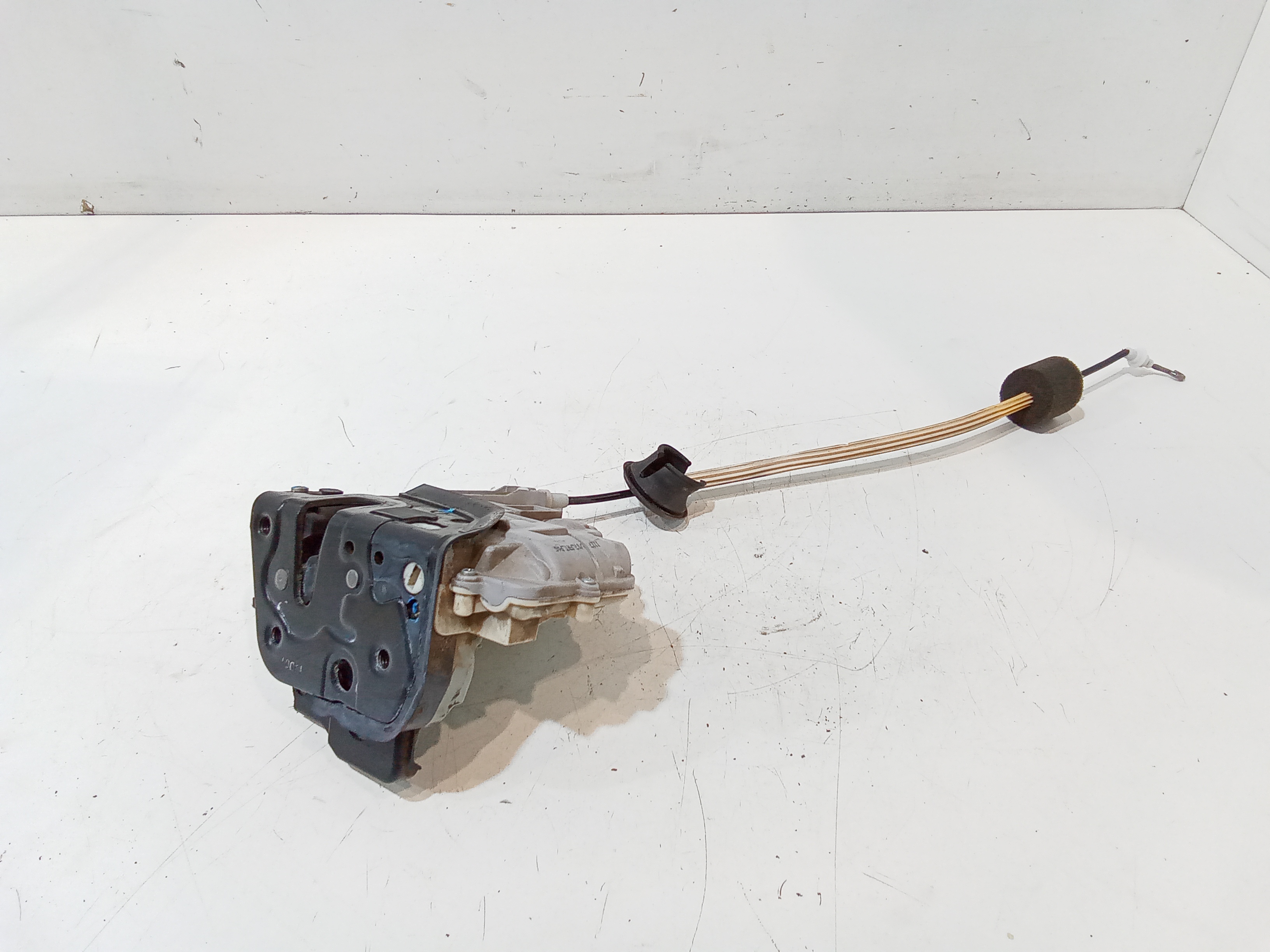 Serratura Anteriore Destra per Audi A6 Avant Serie C6 (4f5) (04>12) (2004 - 2012)