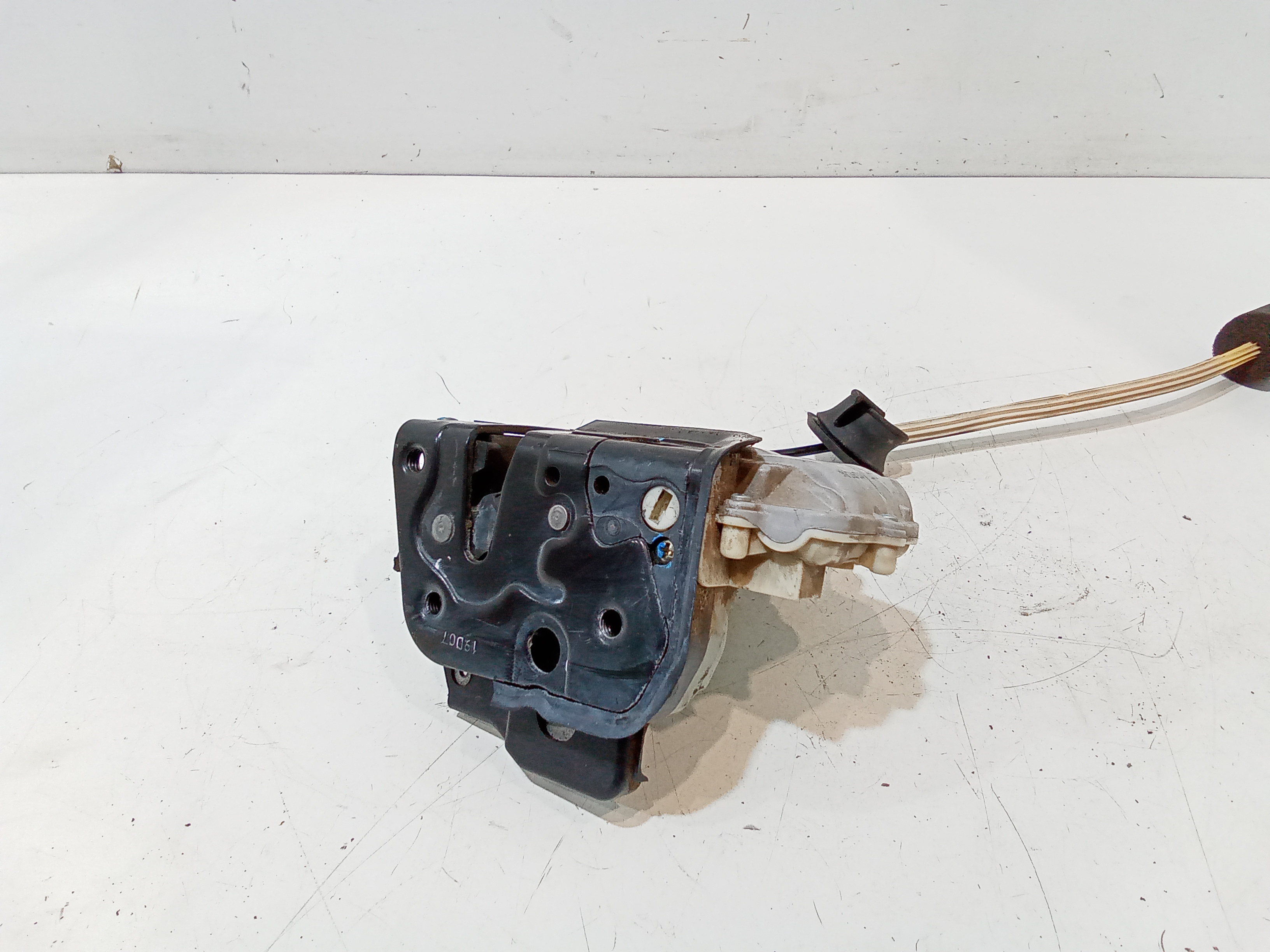 Serratura Anteriore Destra per Audi A6 Avant Serie C6 (4f5) (04>12) (2004 - 2012)