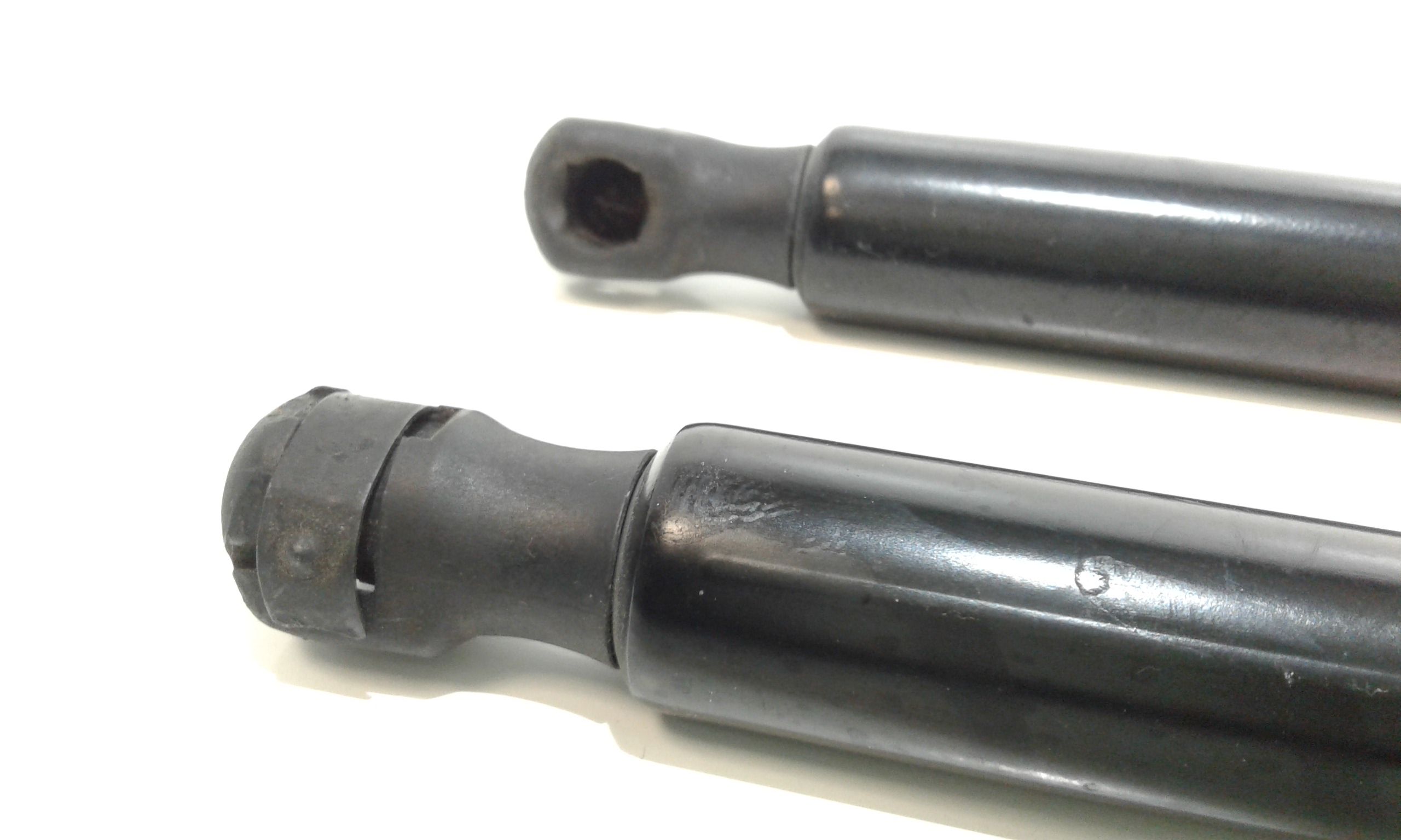 Pistoncini cofano Post. VOLKSWAGEN Tiguan Serie