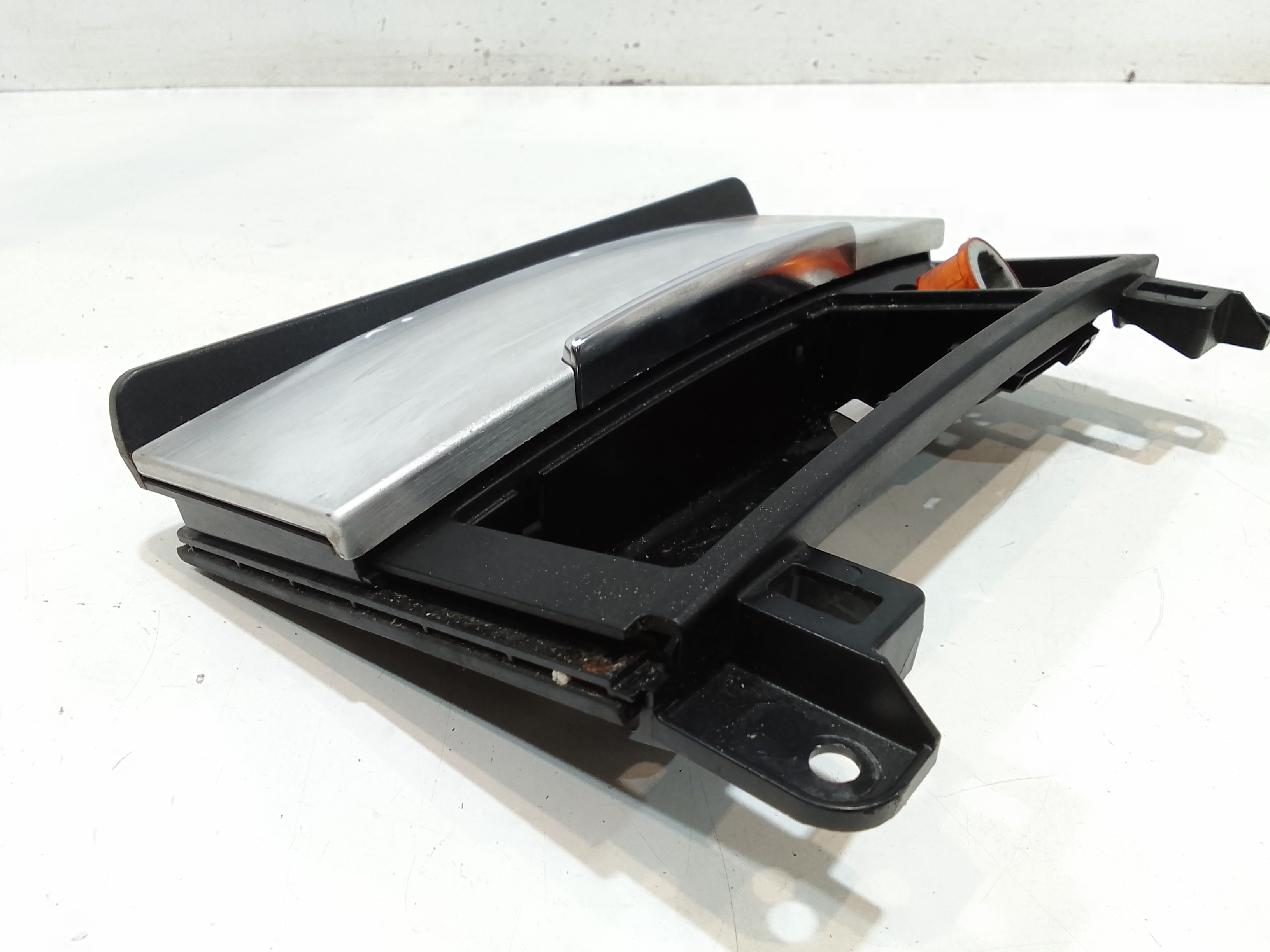 Posacenere per Audi Q7 Serie (4lb) (05>15) (2005 - 2015)