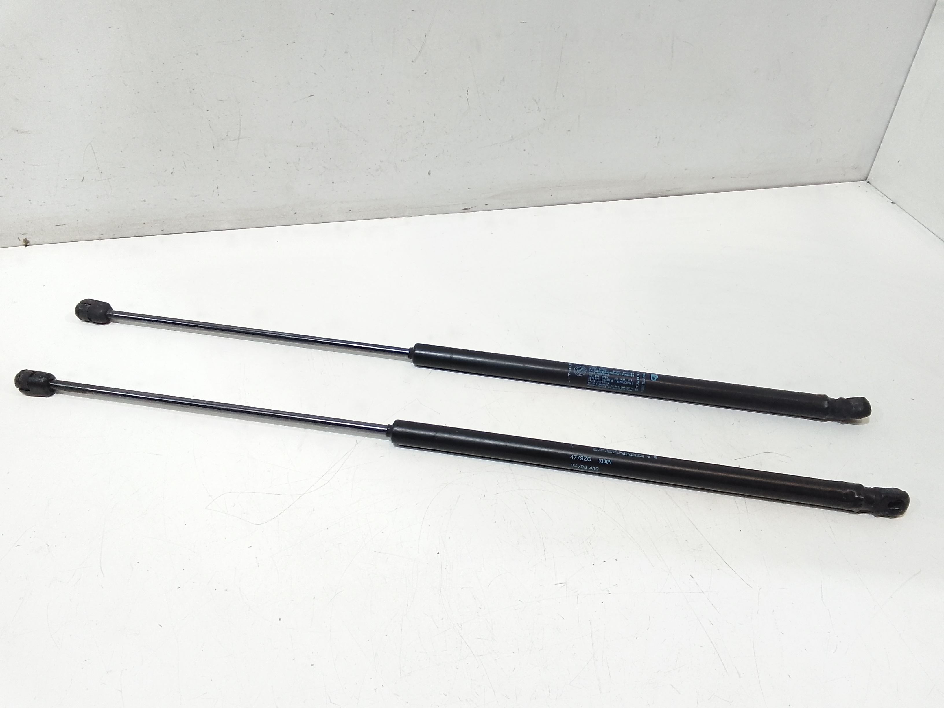 Pistoncini cofano Post. per Lancia Delta 3 Serie (2008 - 2011)