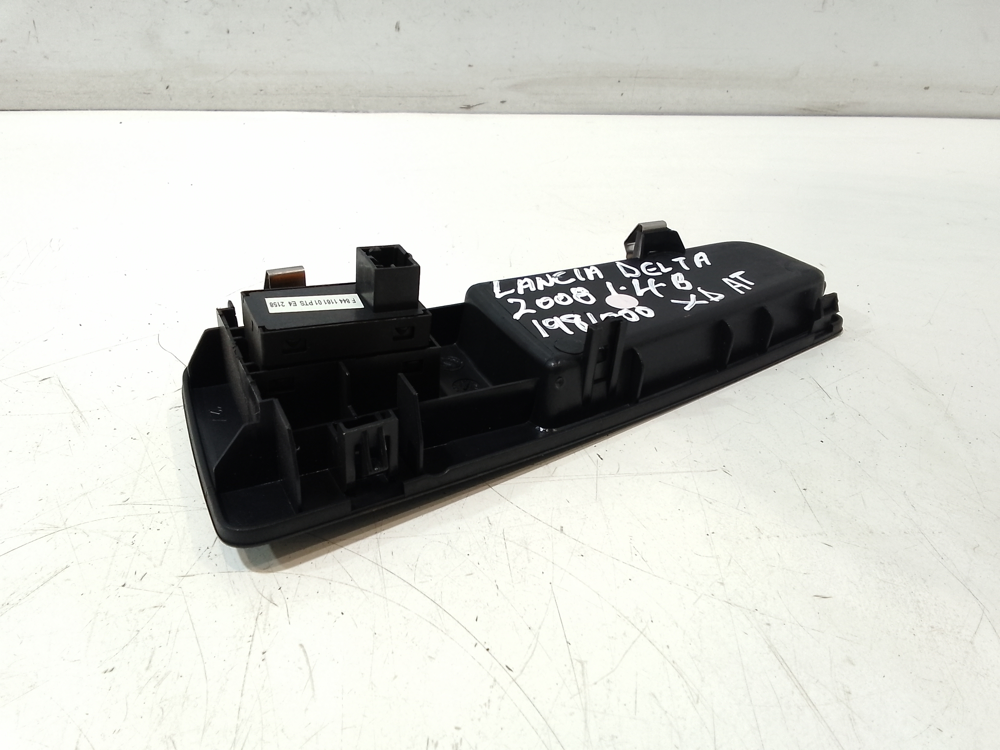 Pulsantiera Anteriore Destra Passeggero per Lancia Delta 3 Serie (2008 - 2011)