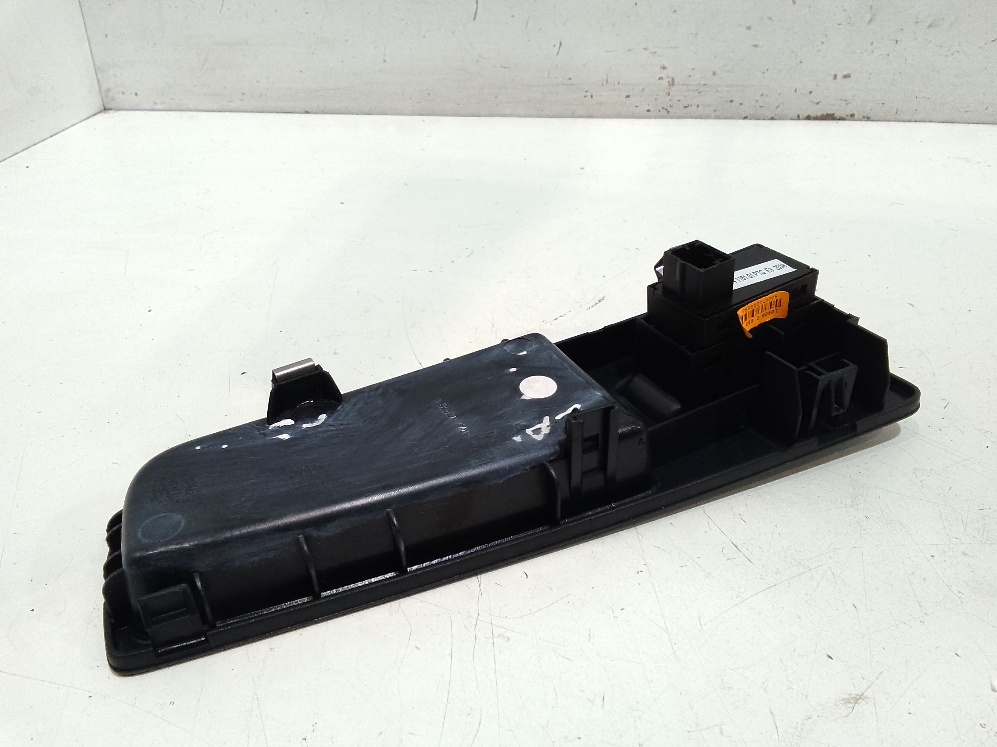 Pulsantiera Posteriore Sinistra per Lancia Delta 3 Serie (2008 - 2011)