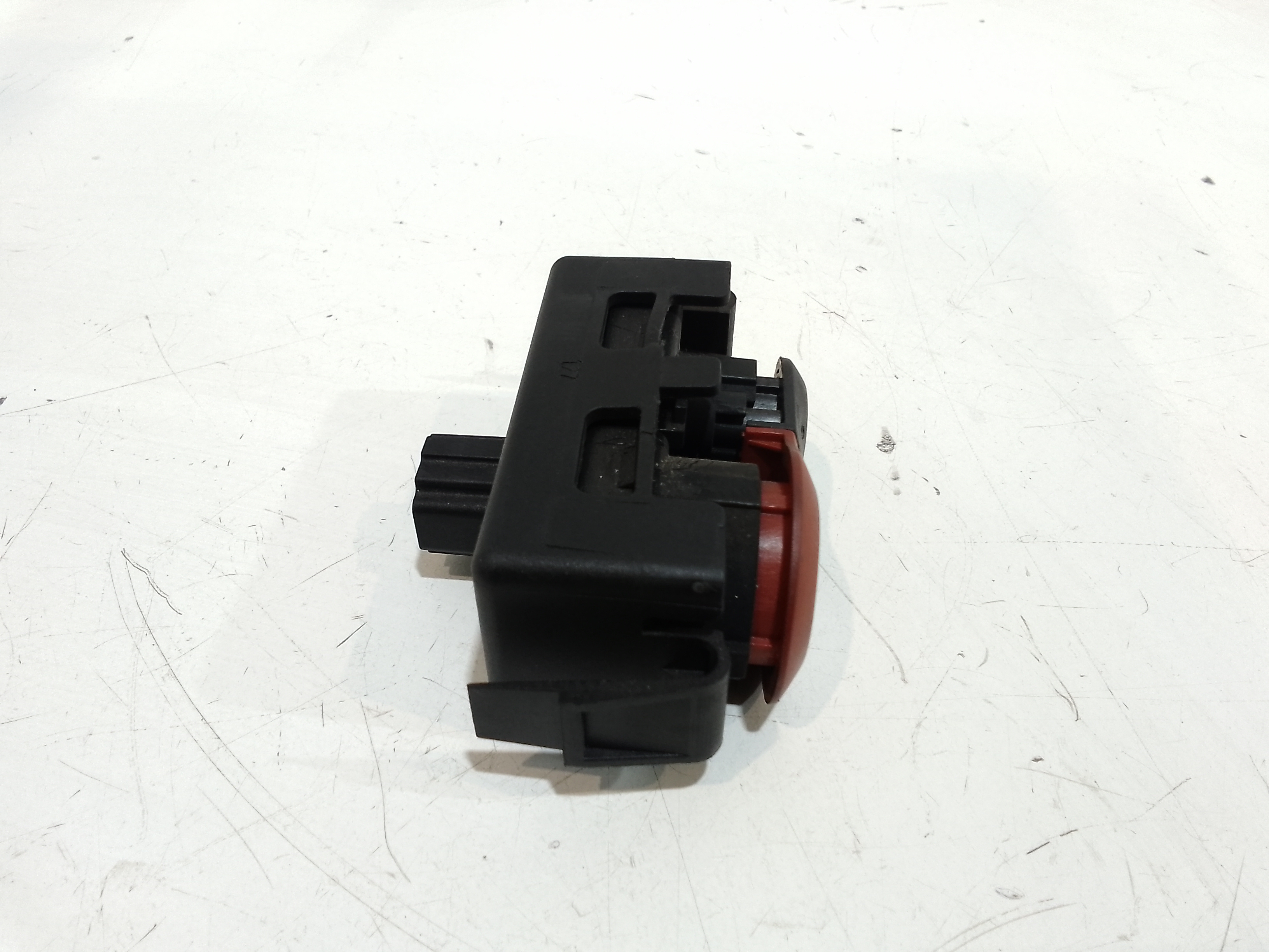 Pulsante luci di emergenza per Renault Clio Serie (04>08) (2004 - 2008)