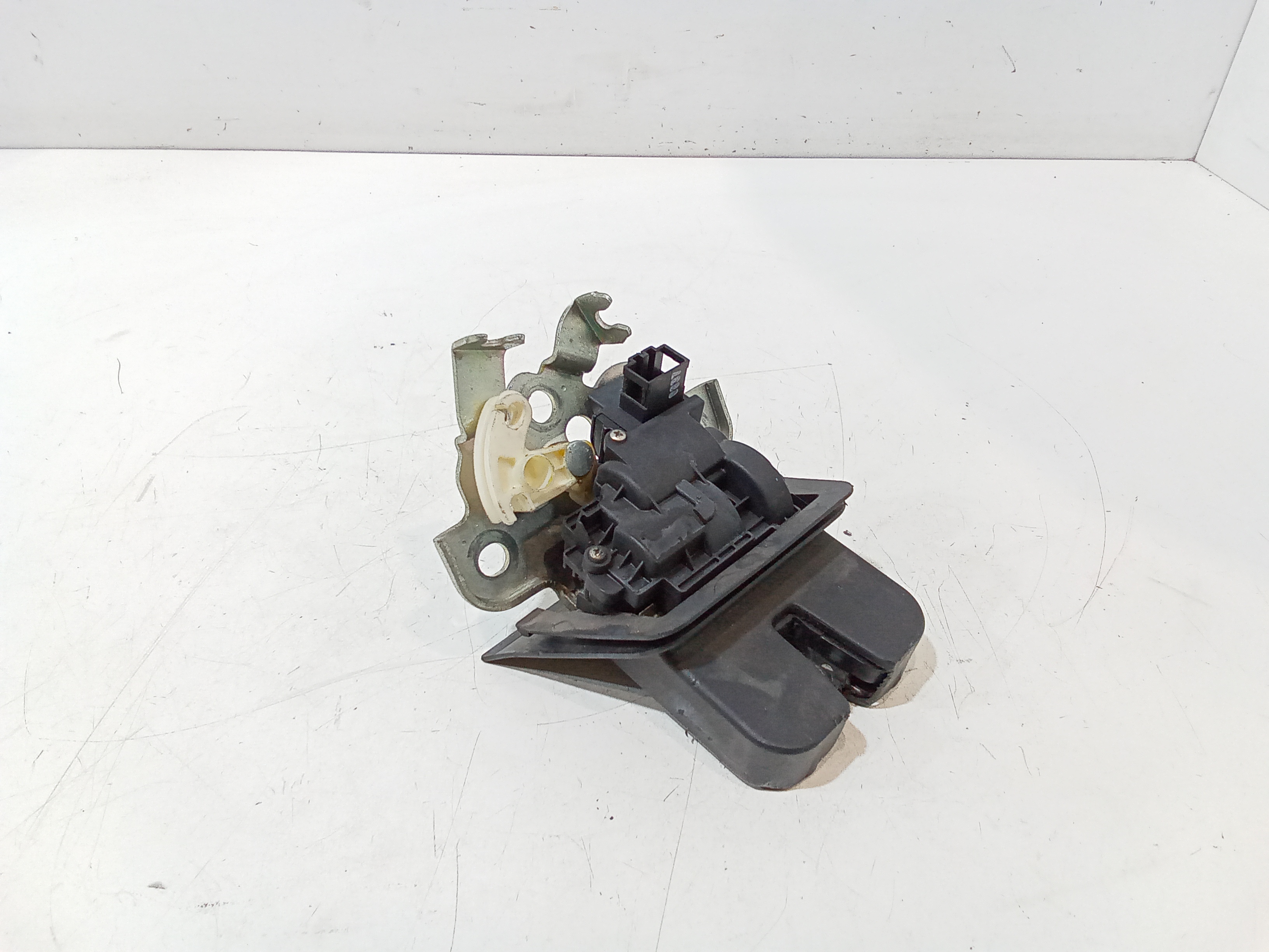 Serratura Cofano Posteriore per Audi A4 Avant (8k5) (08>15) (2008 - 2015)