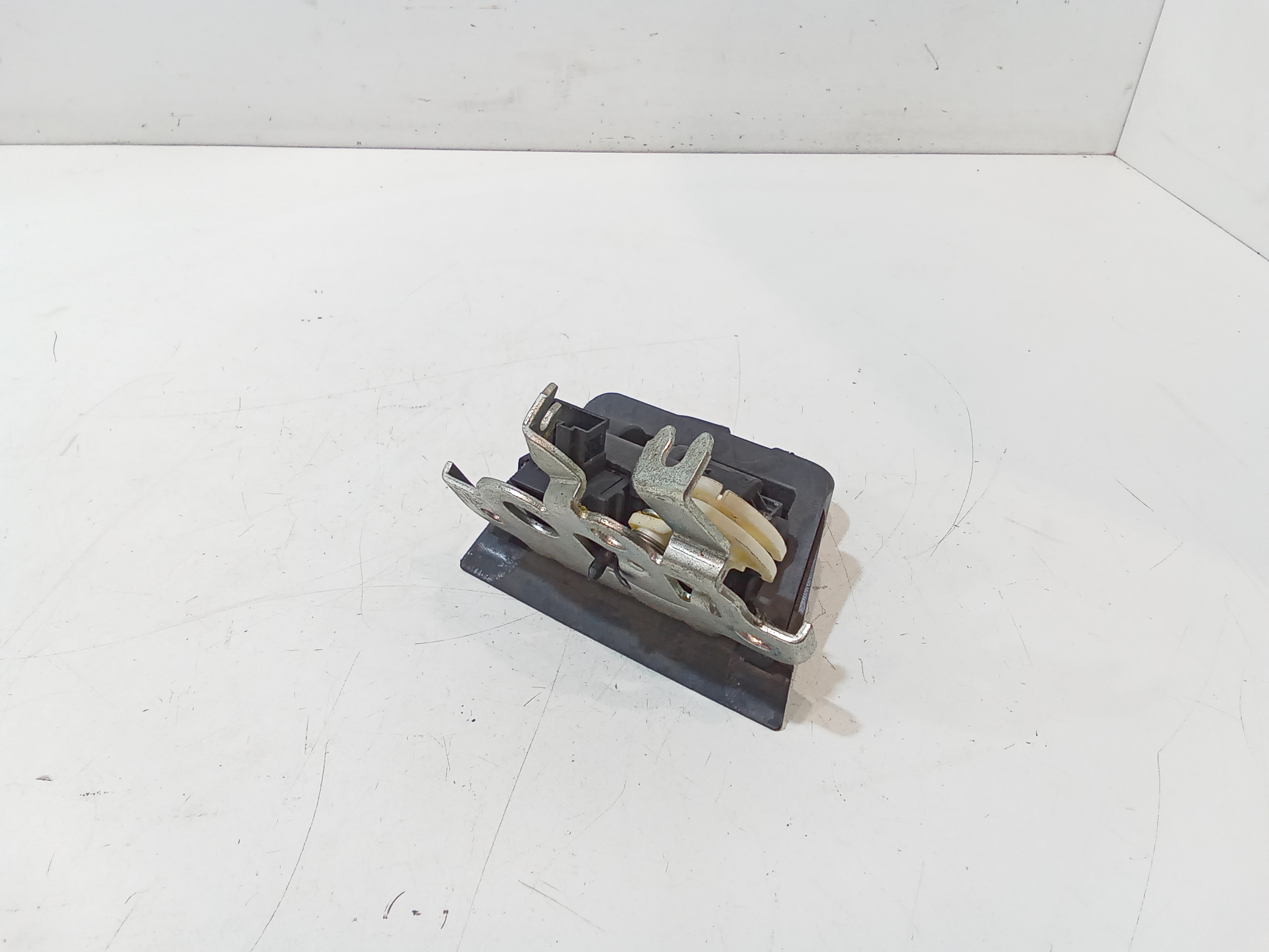 Serratura Cofano Posteriore per Audi A4 Avant (8k5) (08>15) (2008 - 2015)