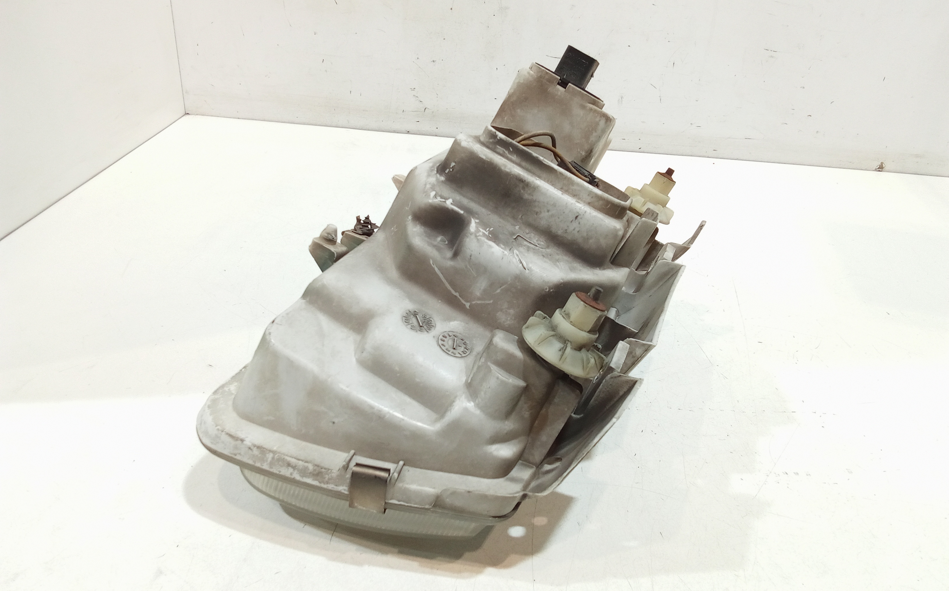 Faro anteriore Sinistro Guida per Volkswagen Polo 3 Serie (1994 - 2001)