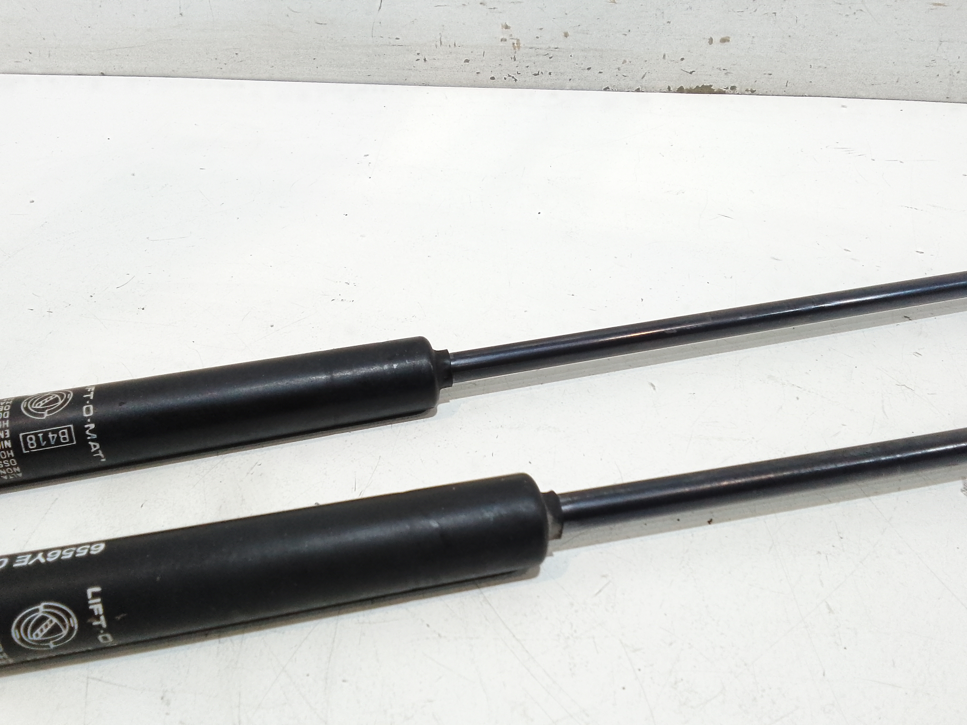 Pistoncini cofano Post. per Fiat Bravo 2 Serie (2007 - 2010)