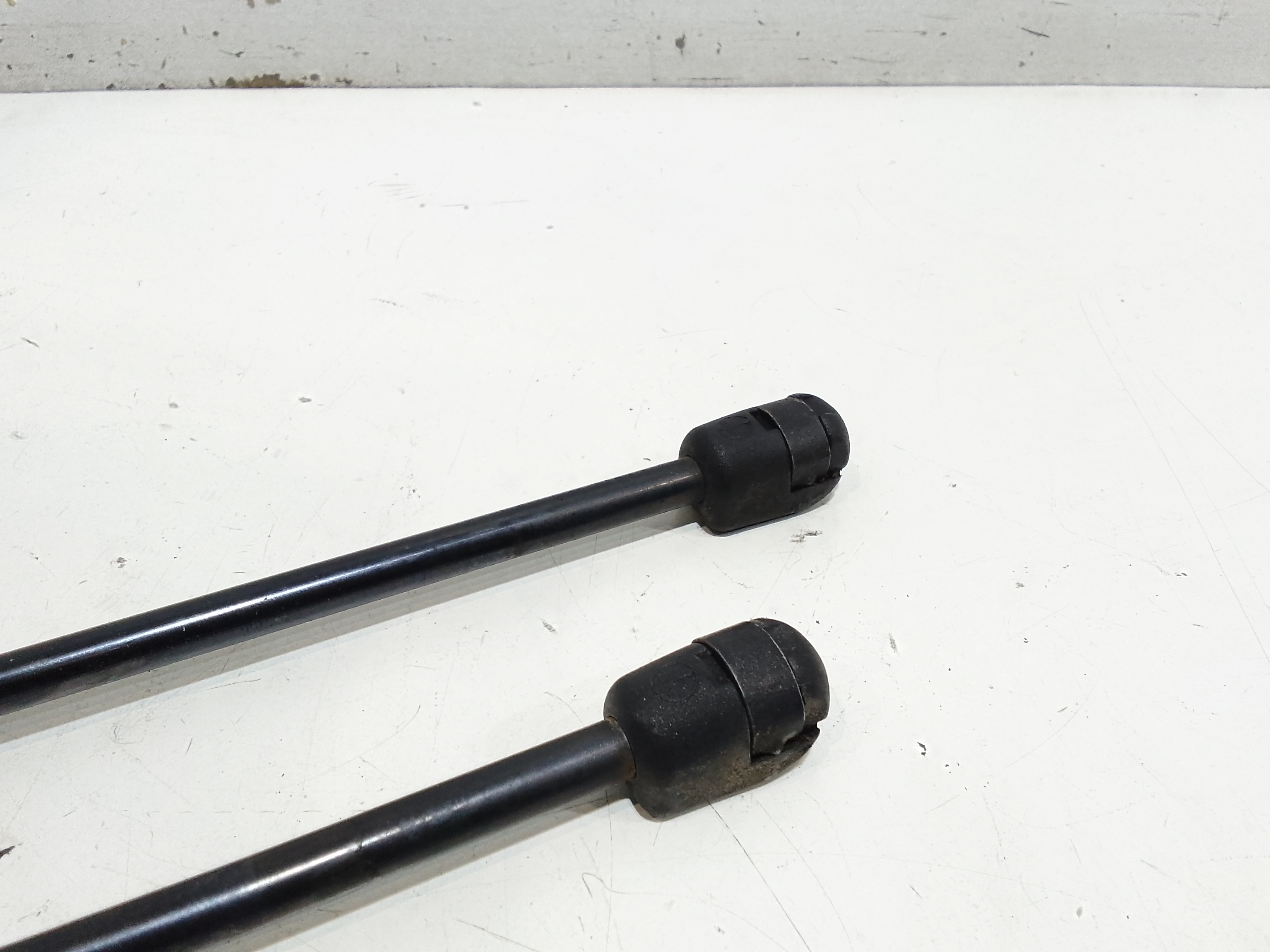 Pistoncini cofano Post. per Fiat Bravo 2 Serie (2007 - 2010)