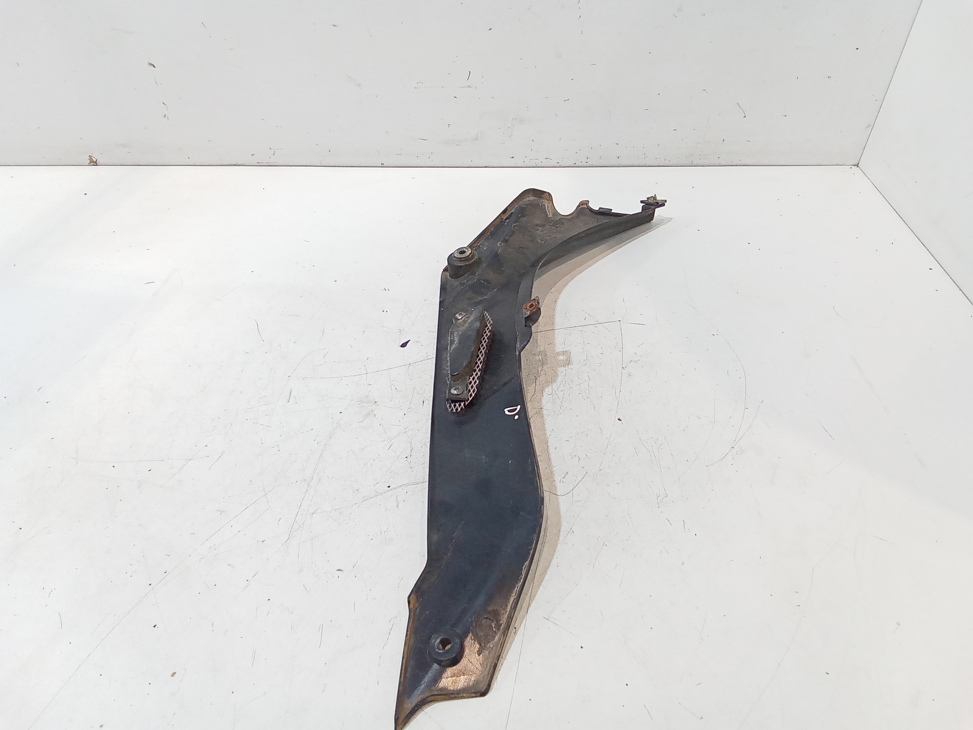 Carena centrale inferiore sella per Benelli Bn 125cc (2016 - 2018)