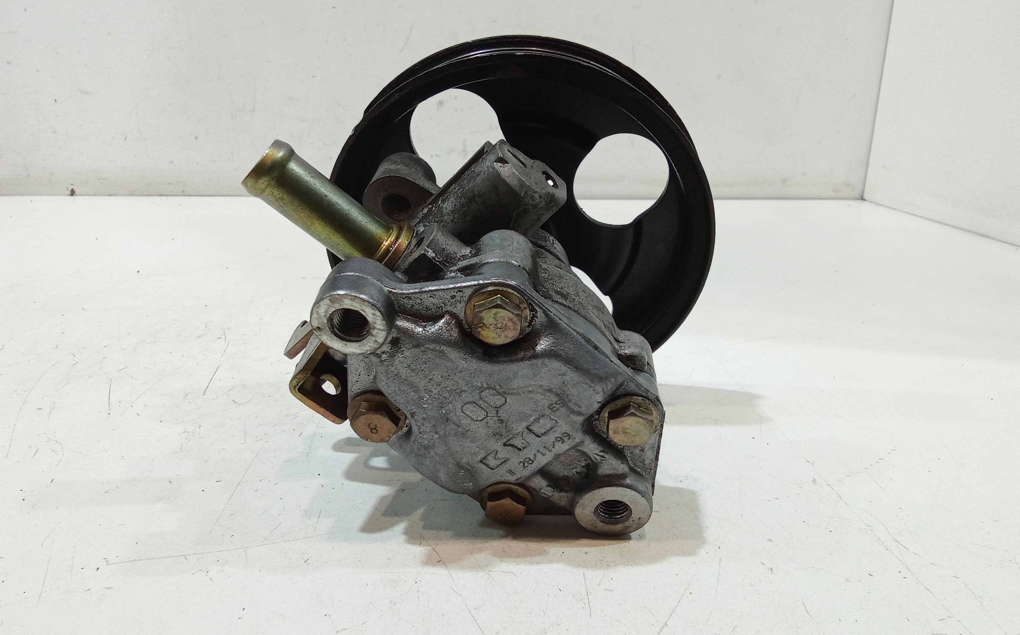 Pompa servosterzo per Mitsubishi Space Star 1 Serie (1998 - 2002)