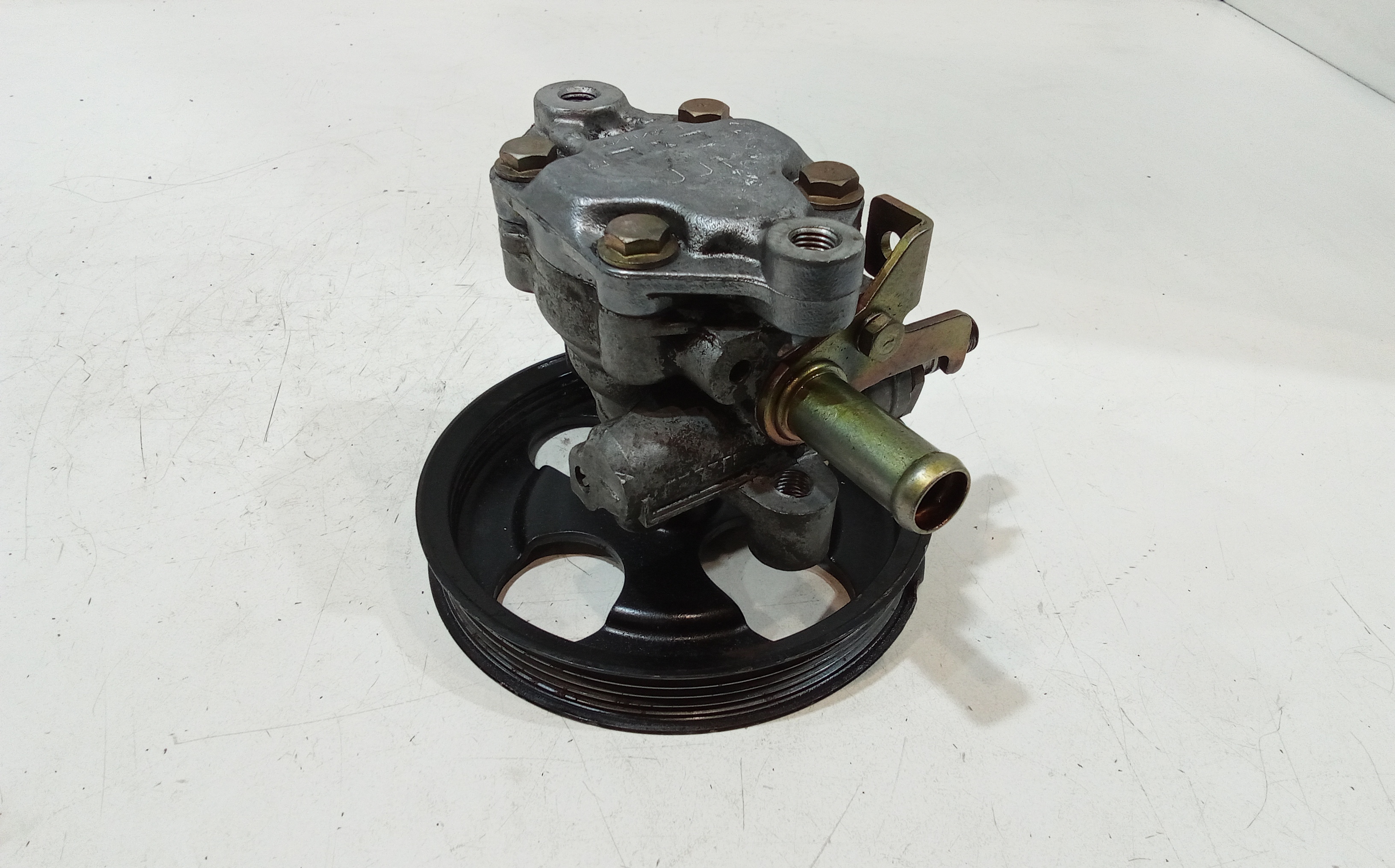 Pompa servosterzo per Mitsubishi Space Star 1 Serie (1998 - 2002)