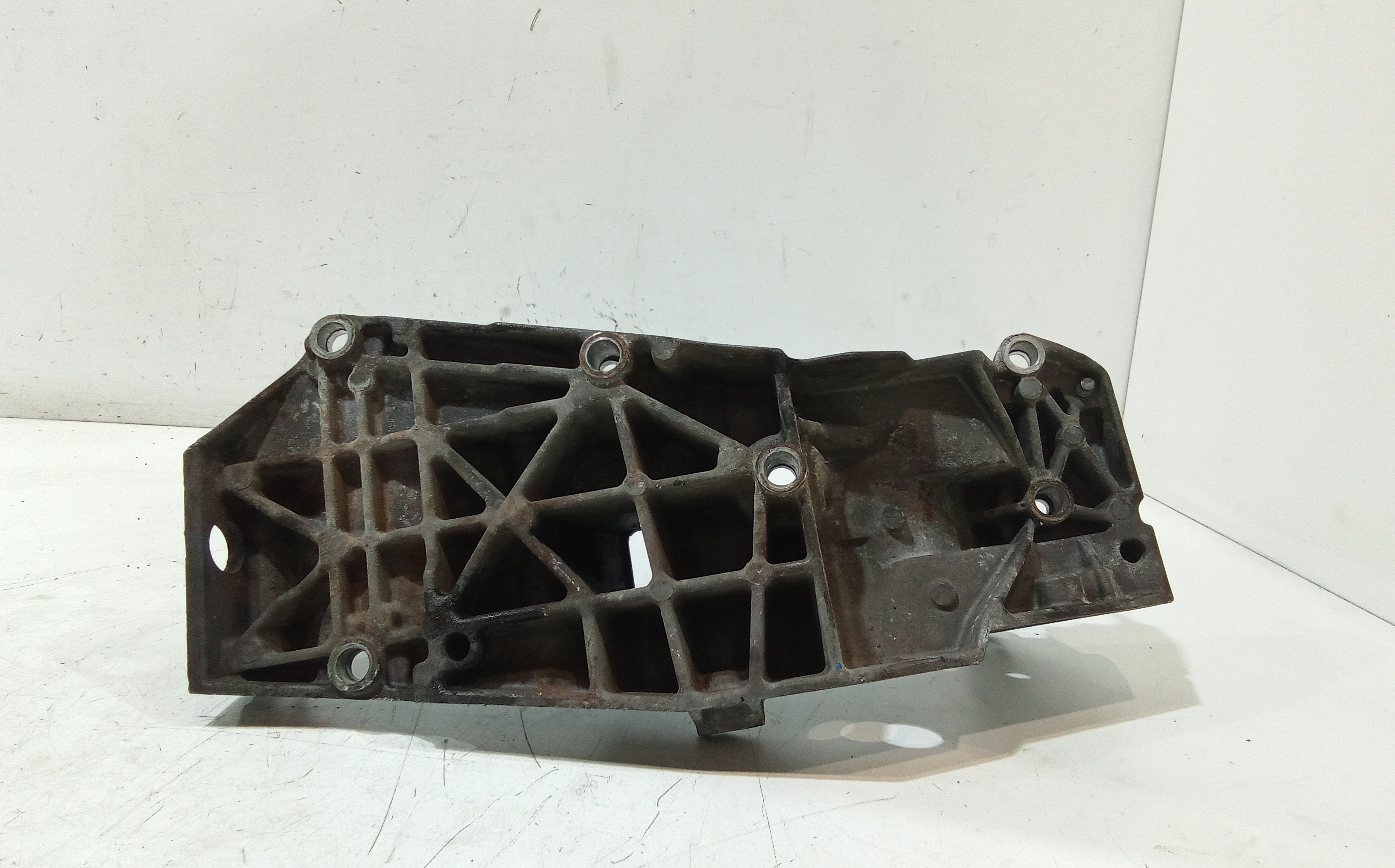 Supporto alternatore per Citroen C6 (2005 - 2012)