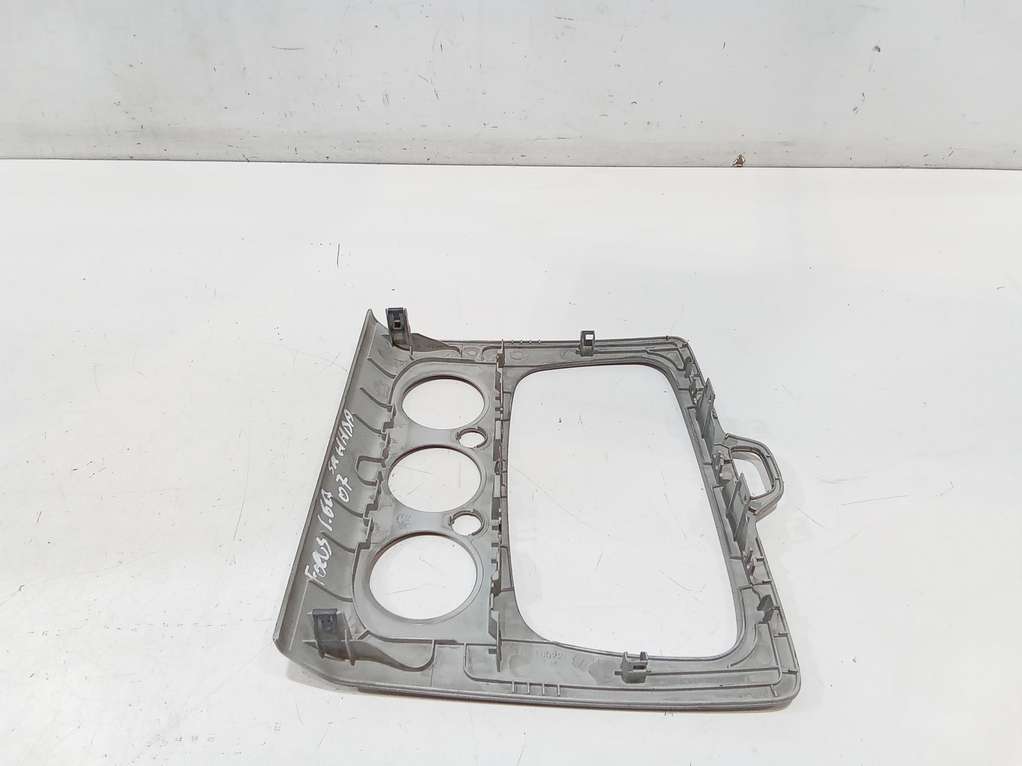 Cornice autoradio per Ford Focus Berlina 3 Serie (2004 - 2008)