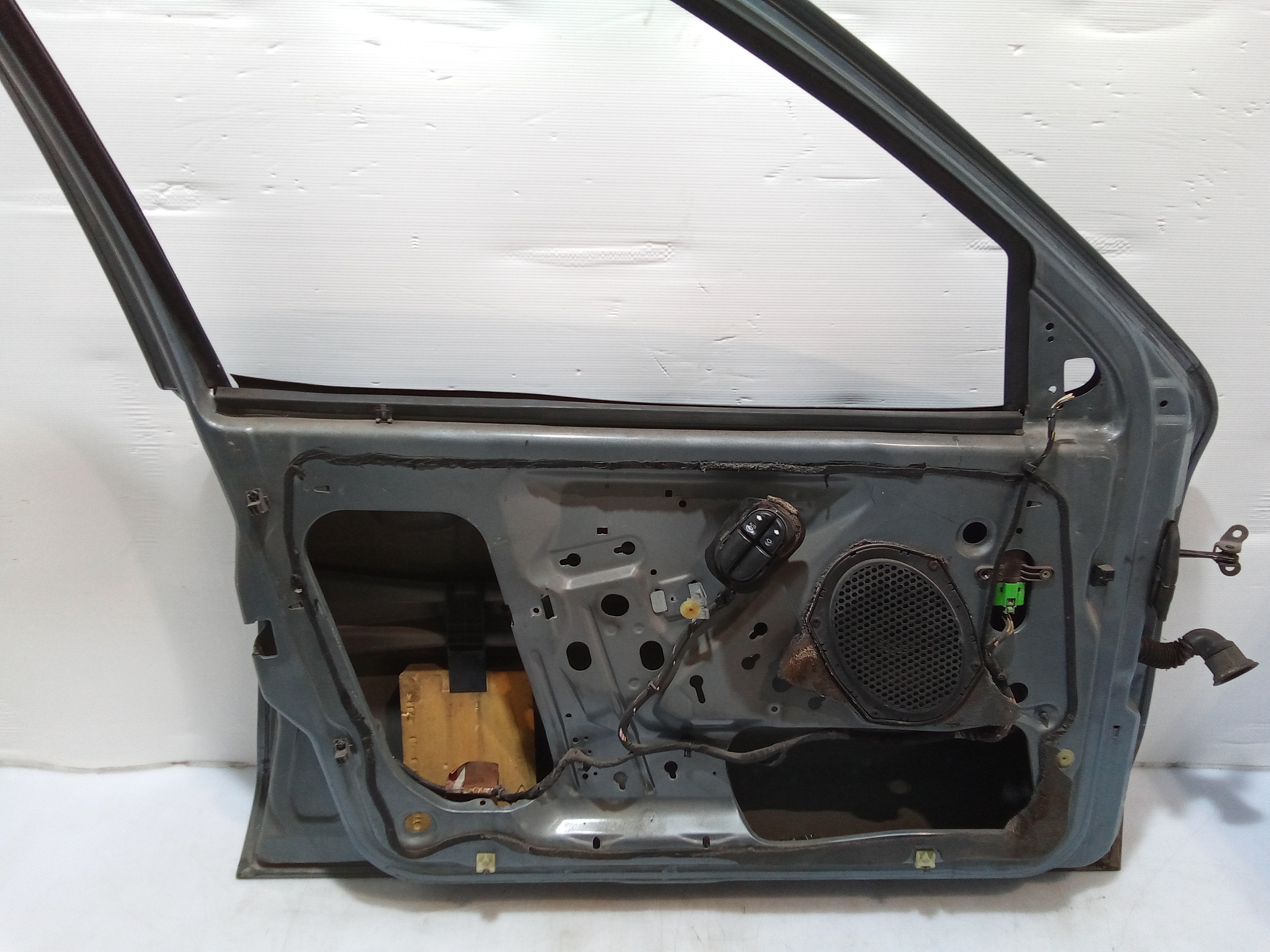 Portiera Anteriore Sinistra per Ford Mondeo Berlina 2 Serie (1996 - 2000)