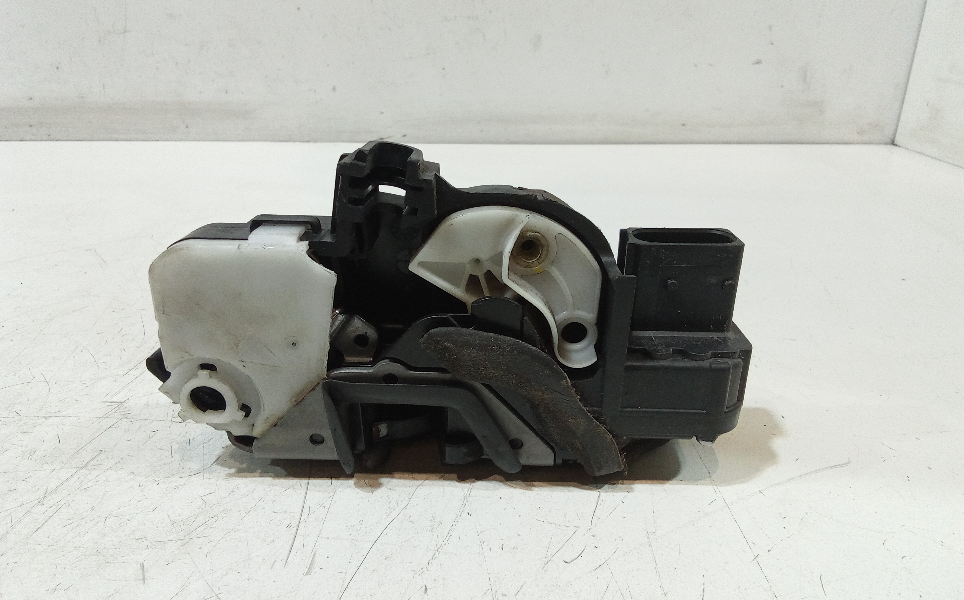 Serratura Anteriore Destra per Opel Astra J (2009 - In produzione)