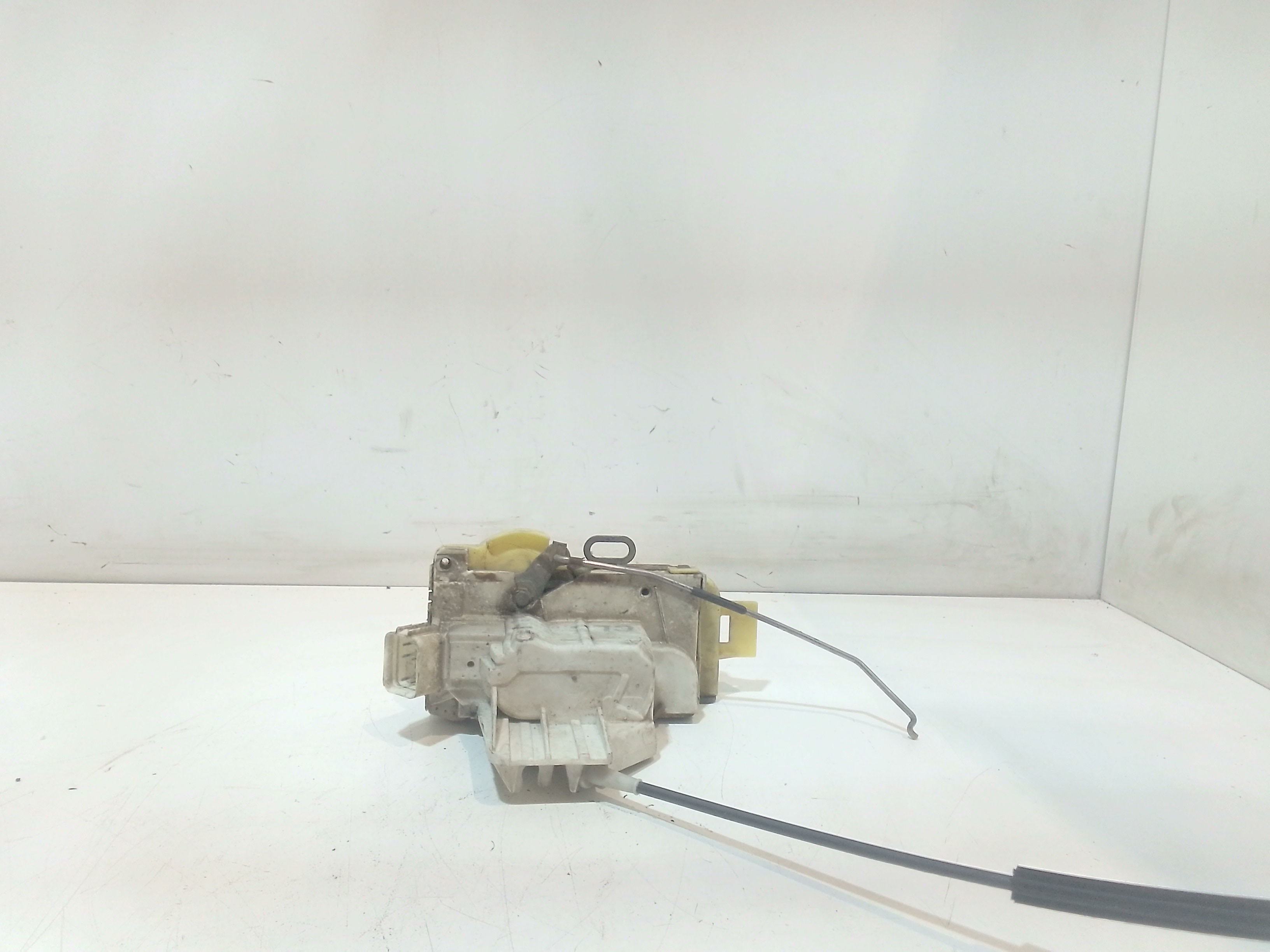 Serratura Anteriore Destra per Ford Mondeo Berlina 2 Serie (1996 - 2000)