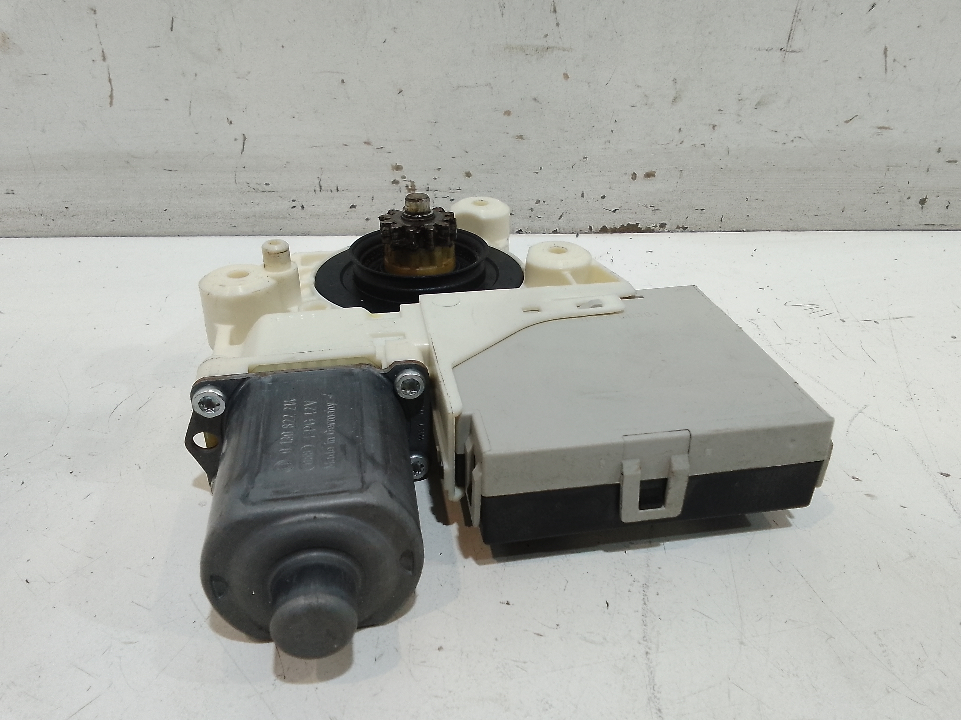 Motorino Alzavetro anteriore destra per Ford Focus Berlina 3 Serie (2004 - 2008)