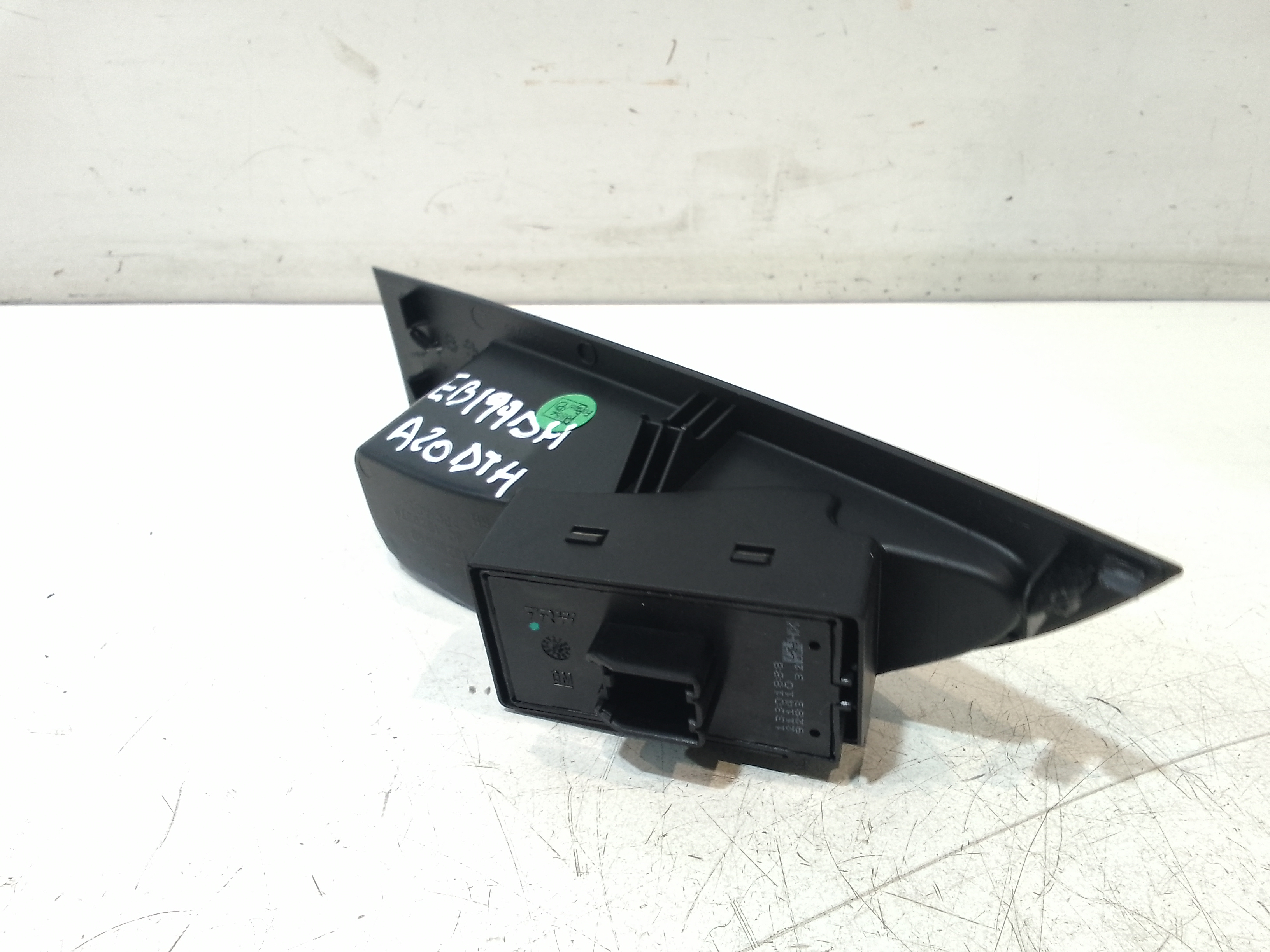 Pulsantiera Posteriore Destra per Opel Astra J (2009 - In produzione)