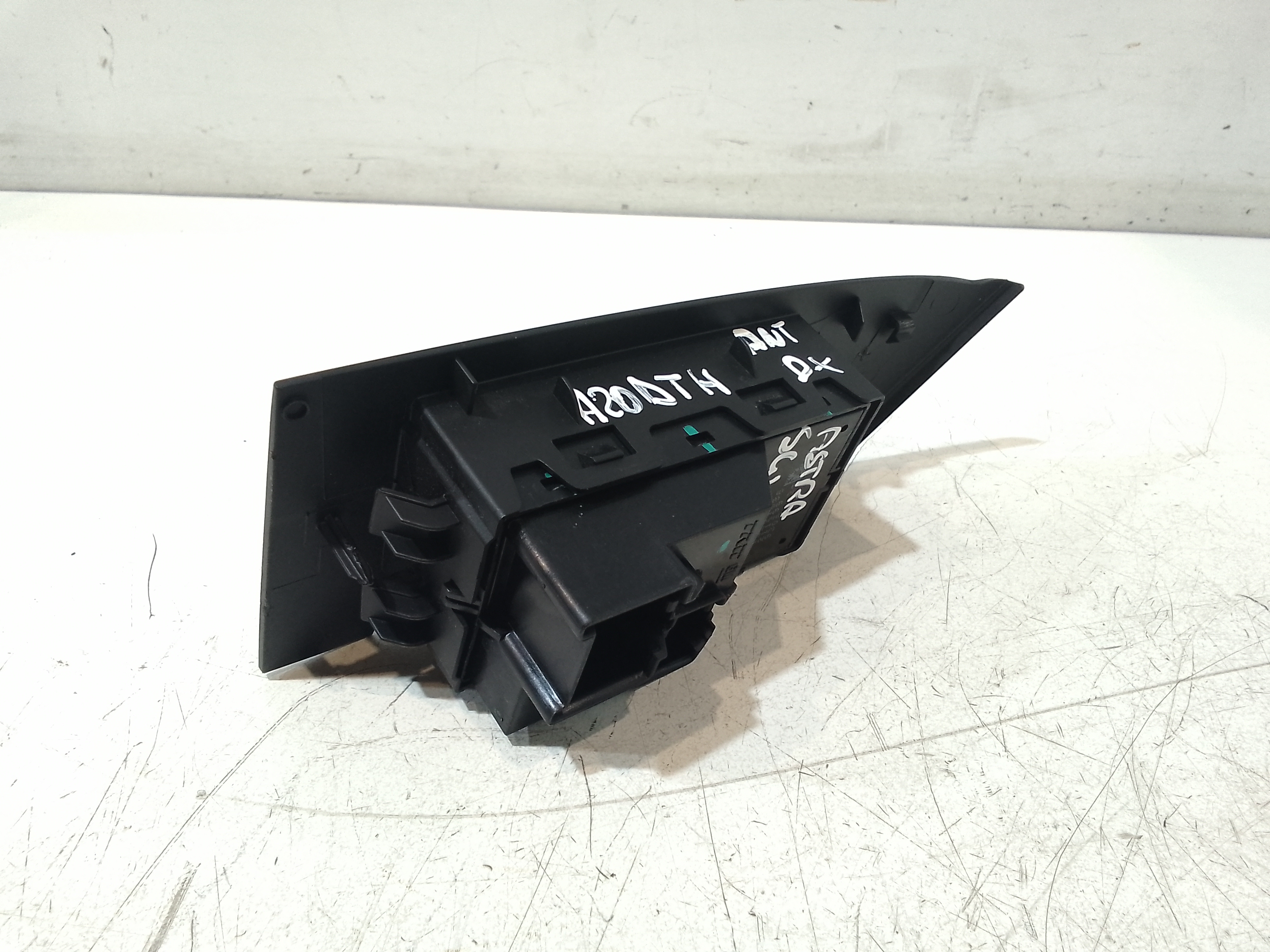 Pulsantiera Anteriore Destra Passeggero per Opel Astra J (2009 - In produzione)