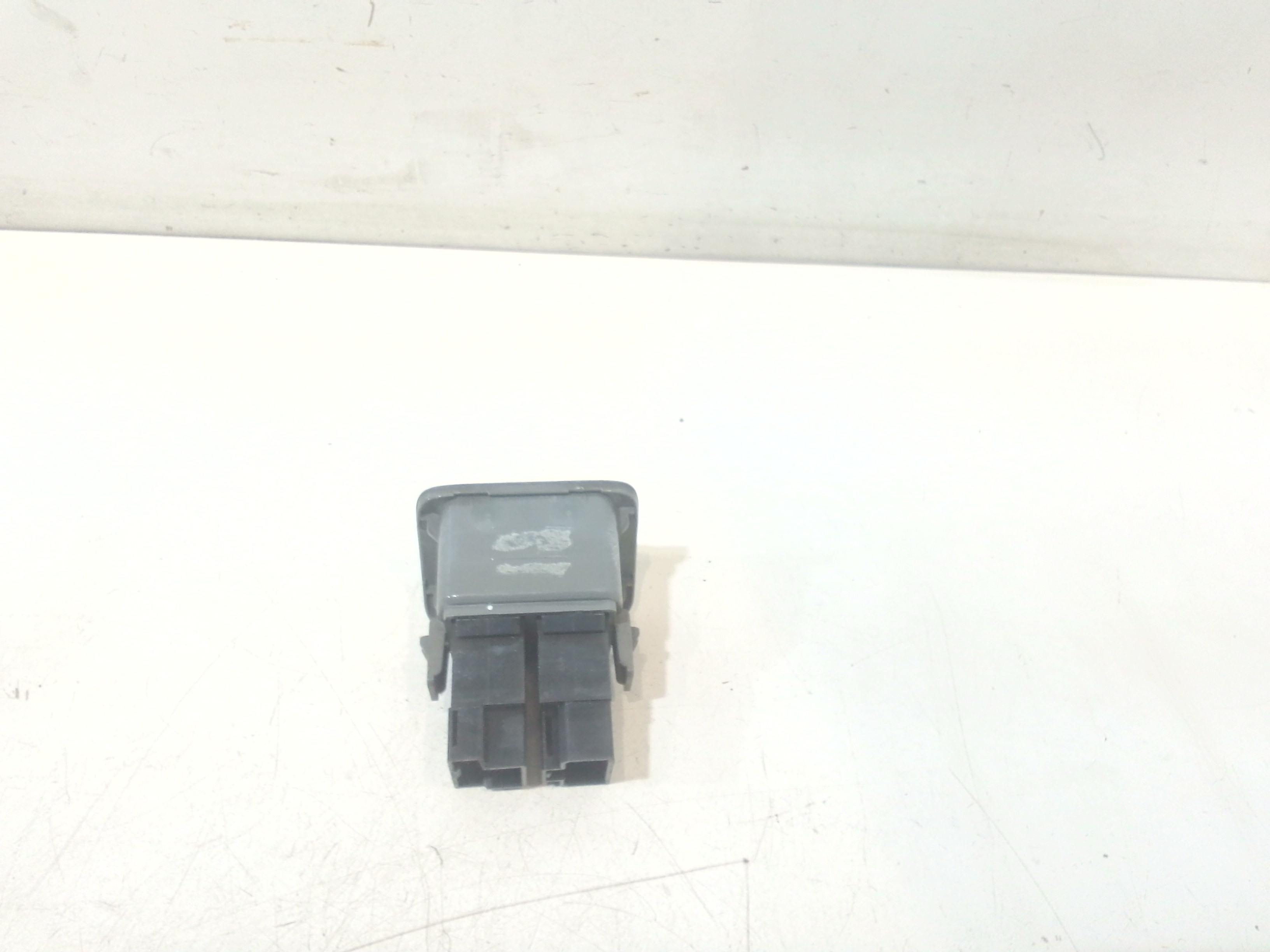 Pulsante luci di emergenza per Nissan Micra 2 Serie (1998 - 2000)