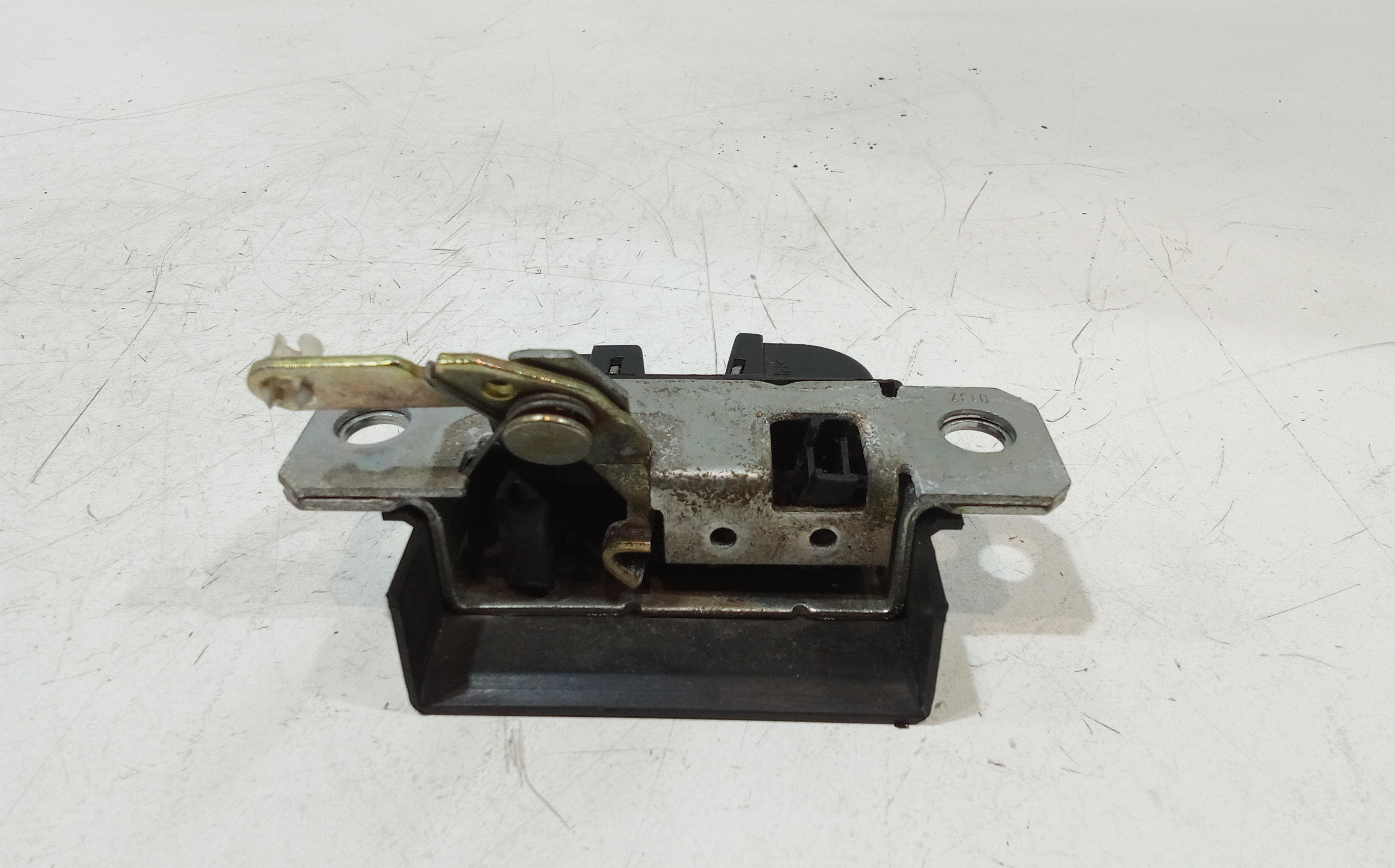 Serratura Cofano Posteriore per Volkswagen Polo 4 Serie (2001 - 2009)