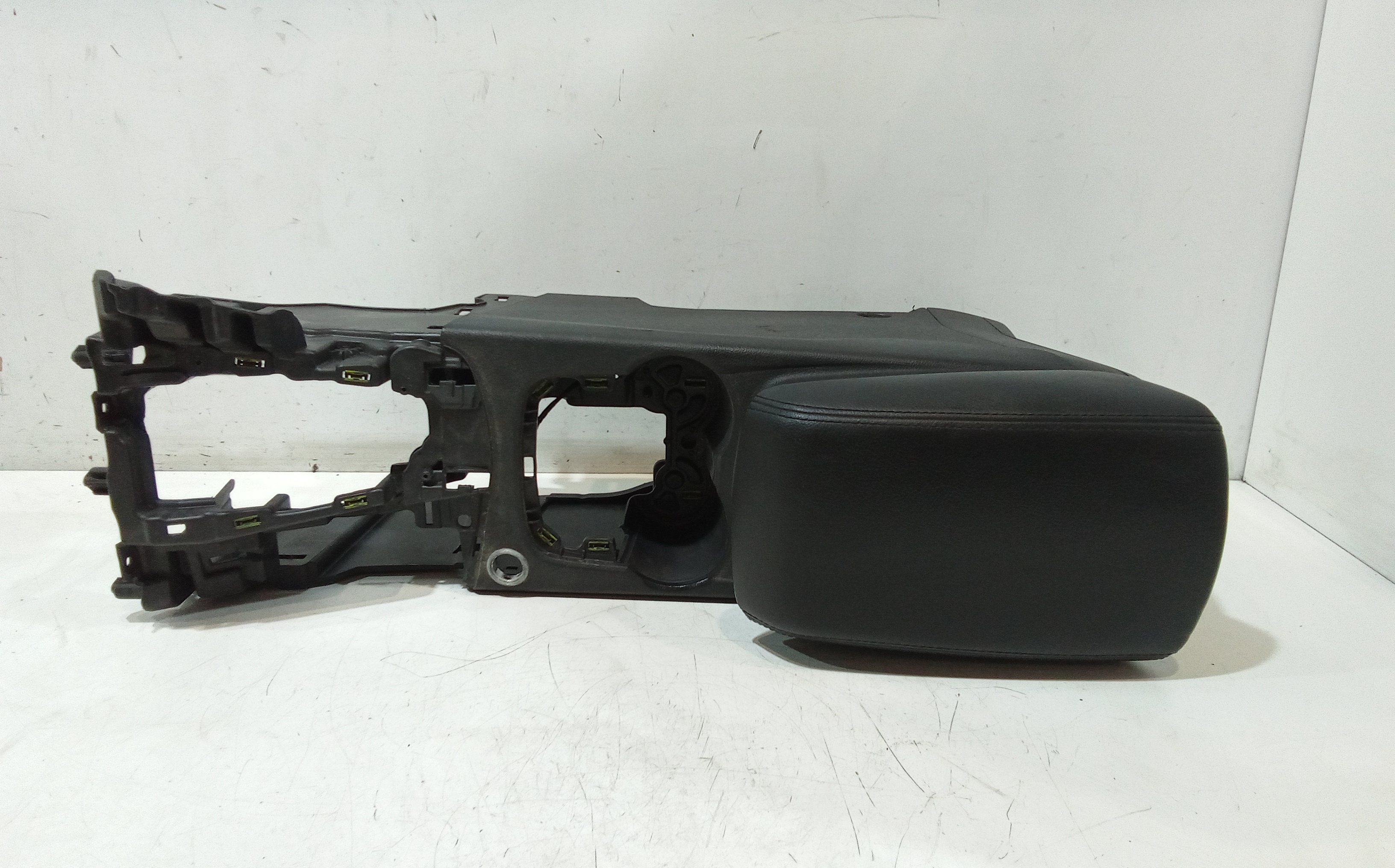 Tunnel centrale per Ford Focus Berlina 5 Serie (2011 - 2014)