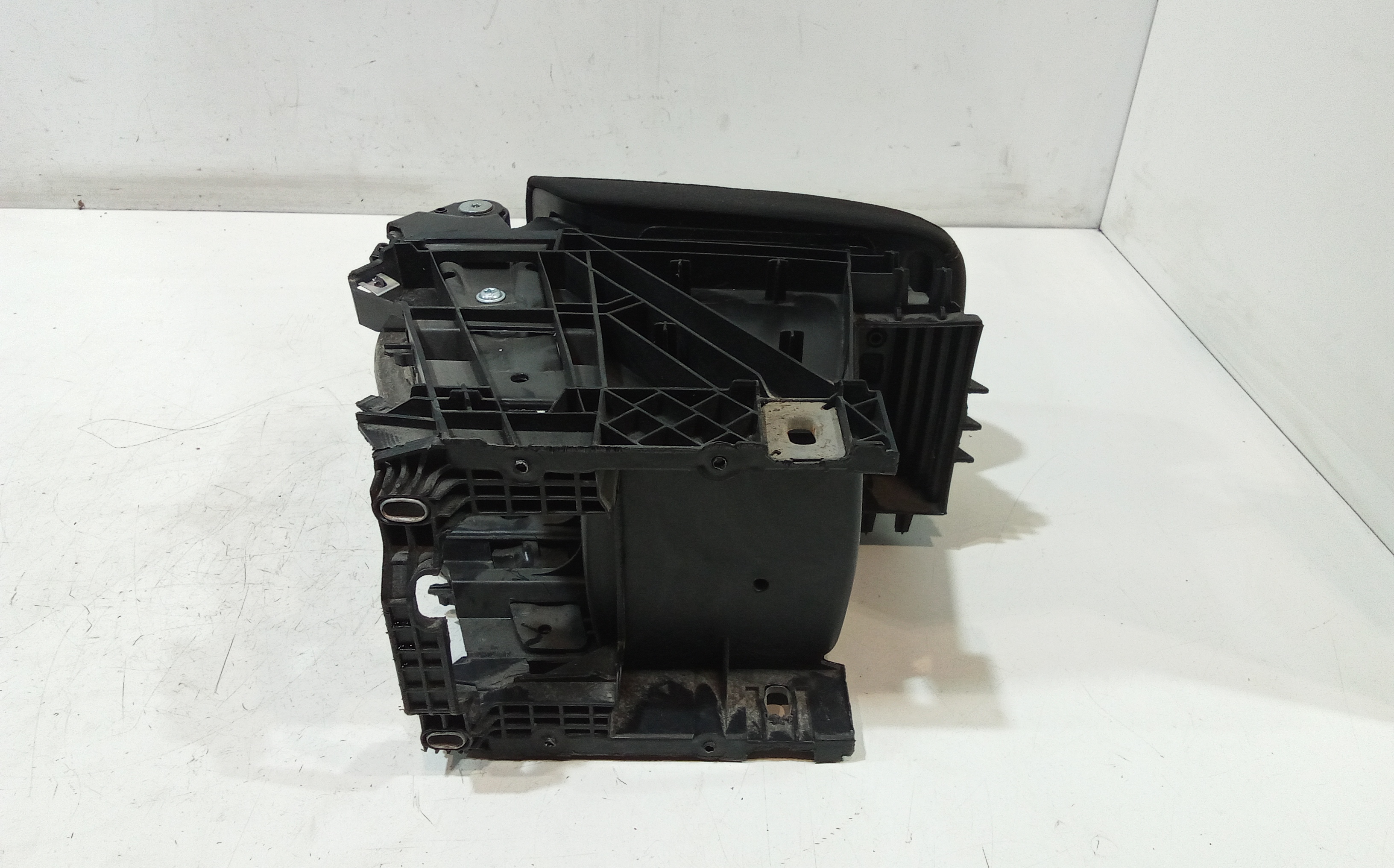 Bracciolo centrale per Volkswagen Golf 7 Berlina (12>) (2012 - In produzione)