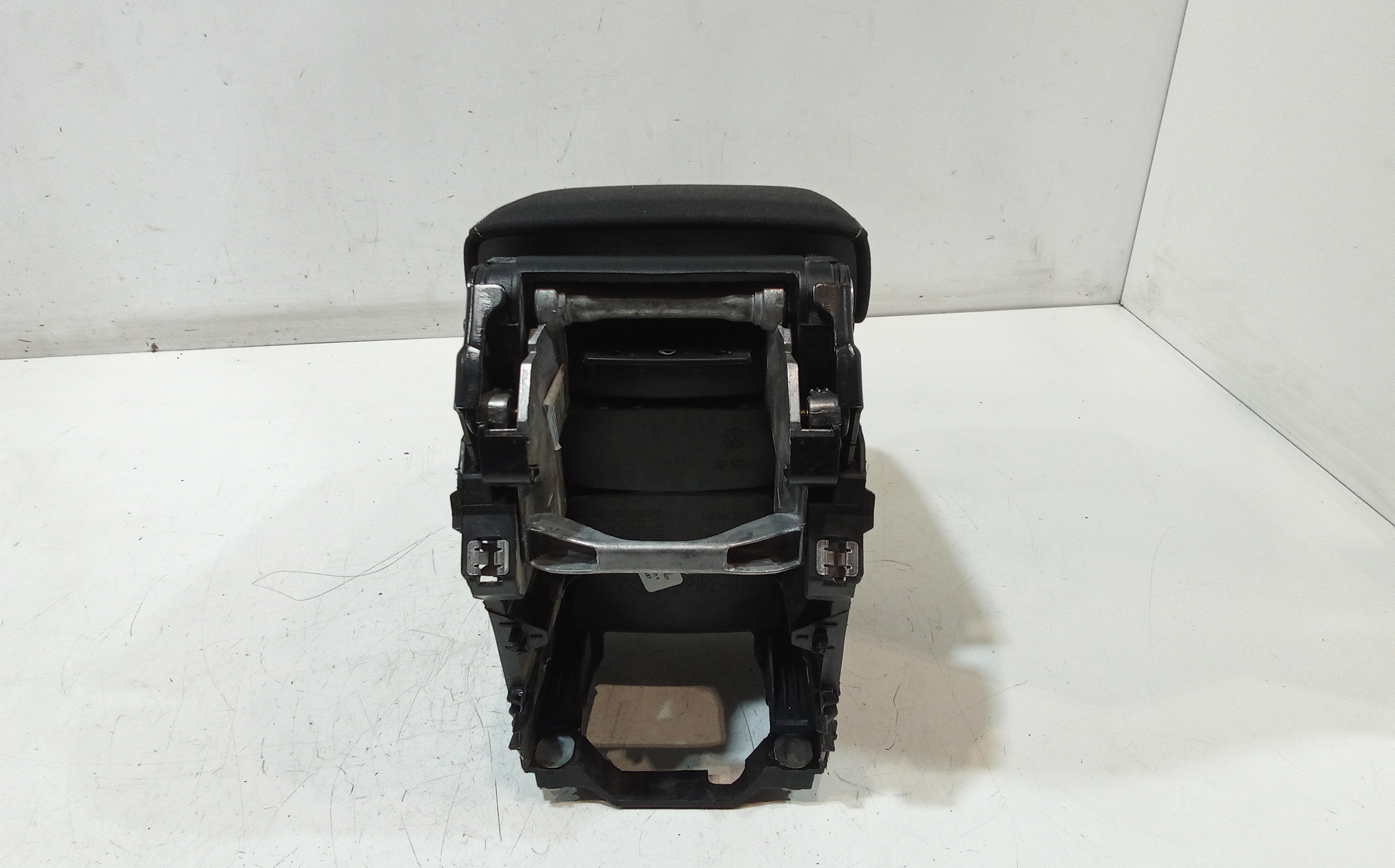 Bracciolo centrale per Volkswagen Golf 7 Berlina (12>) (2012 - In produzione)